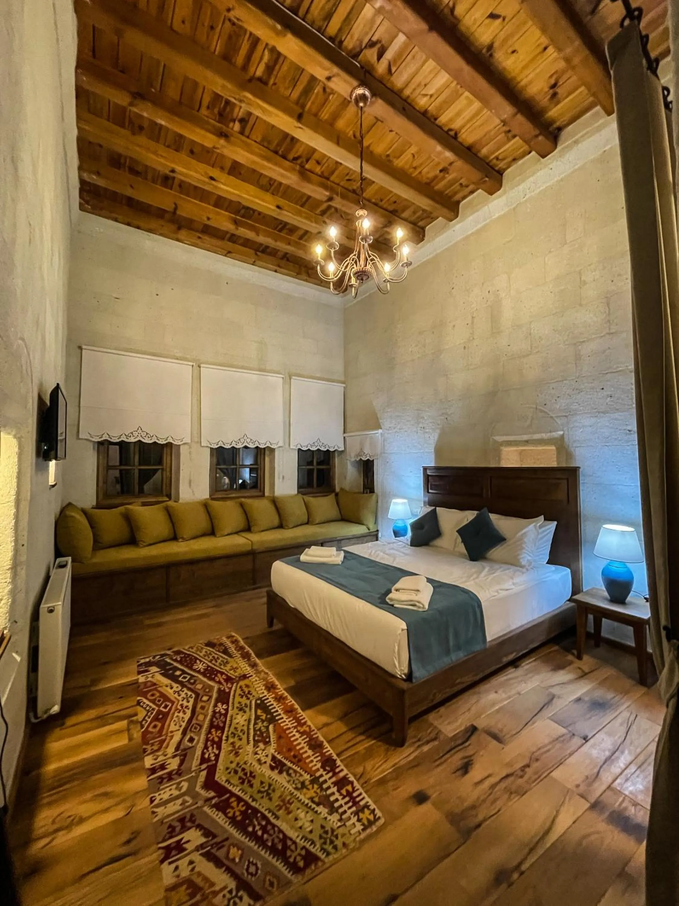 Seating area, Bed in Kemerli House