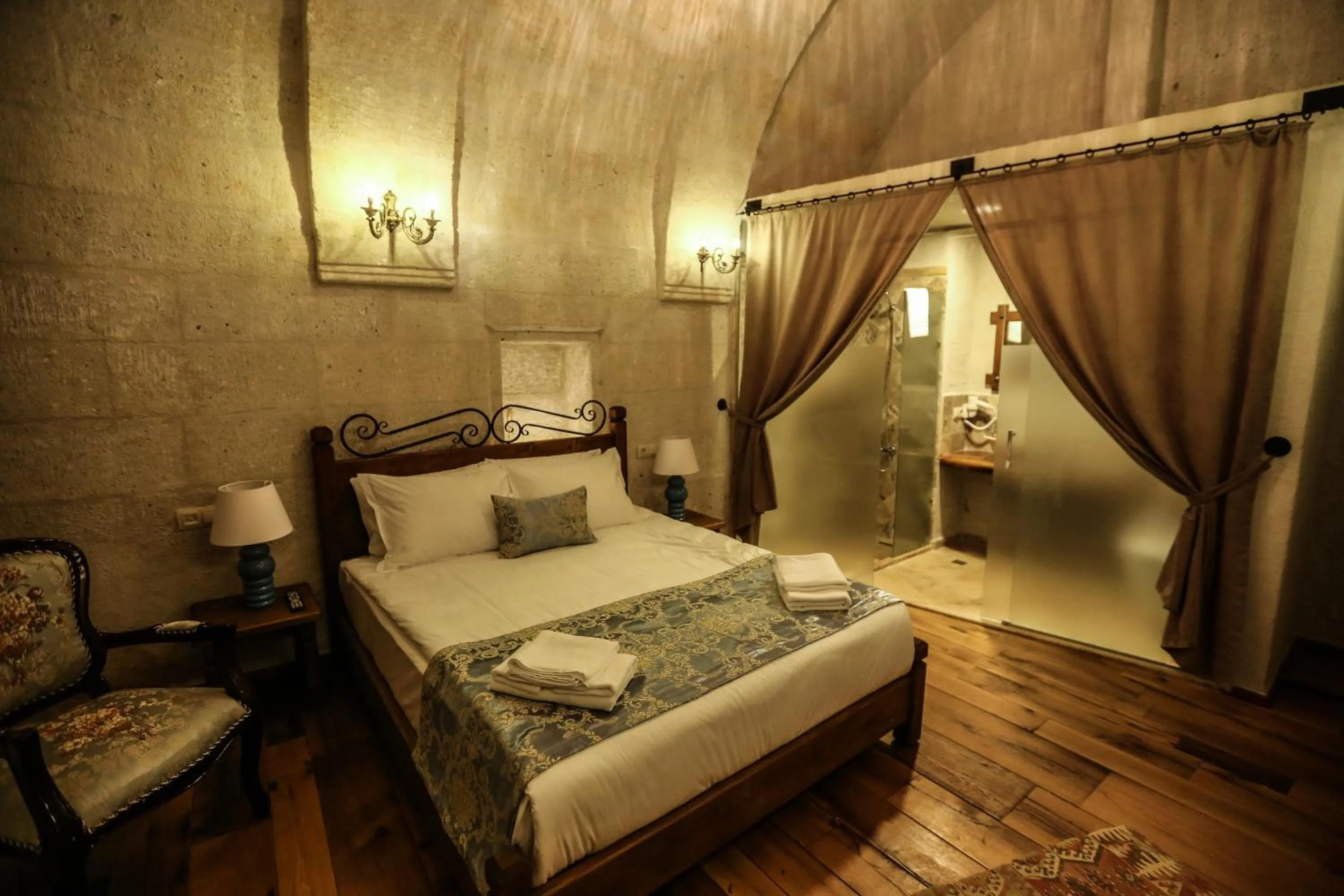 Bathroom, Bed in Kemerli House