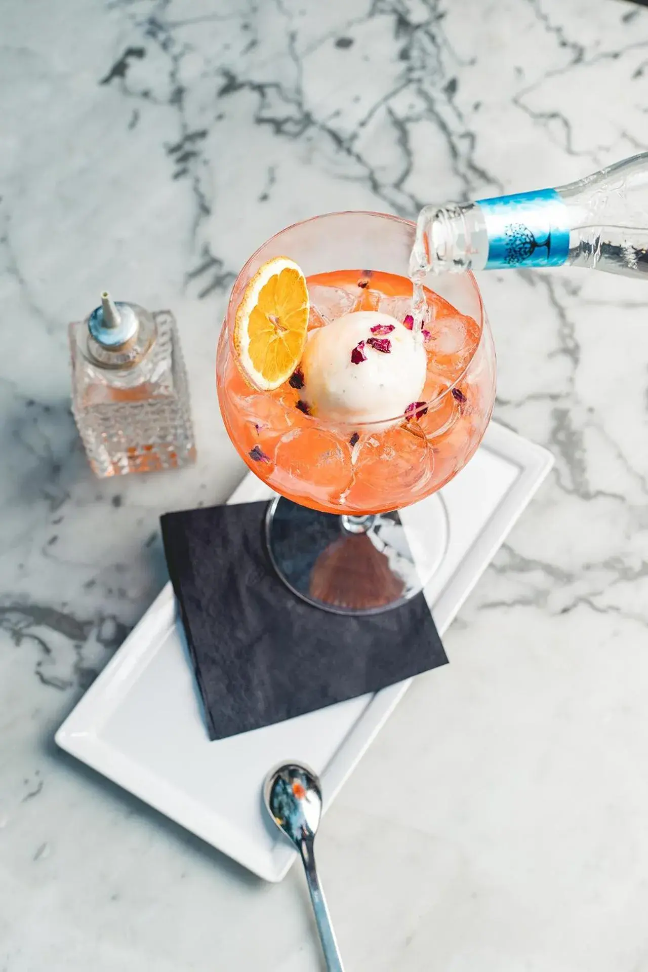 Lounge or bar in InterContinental Budapest by IHG Lounge or bar in InterContinental Budapest by IHG