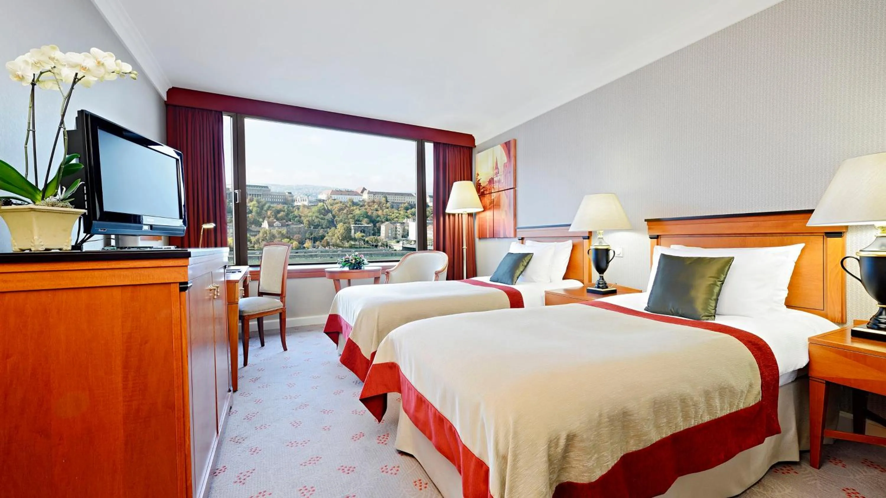 Photo of the whole room, Bed in InterContinental Budapest by IHG