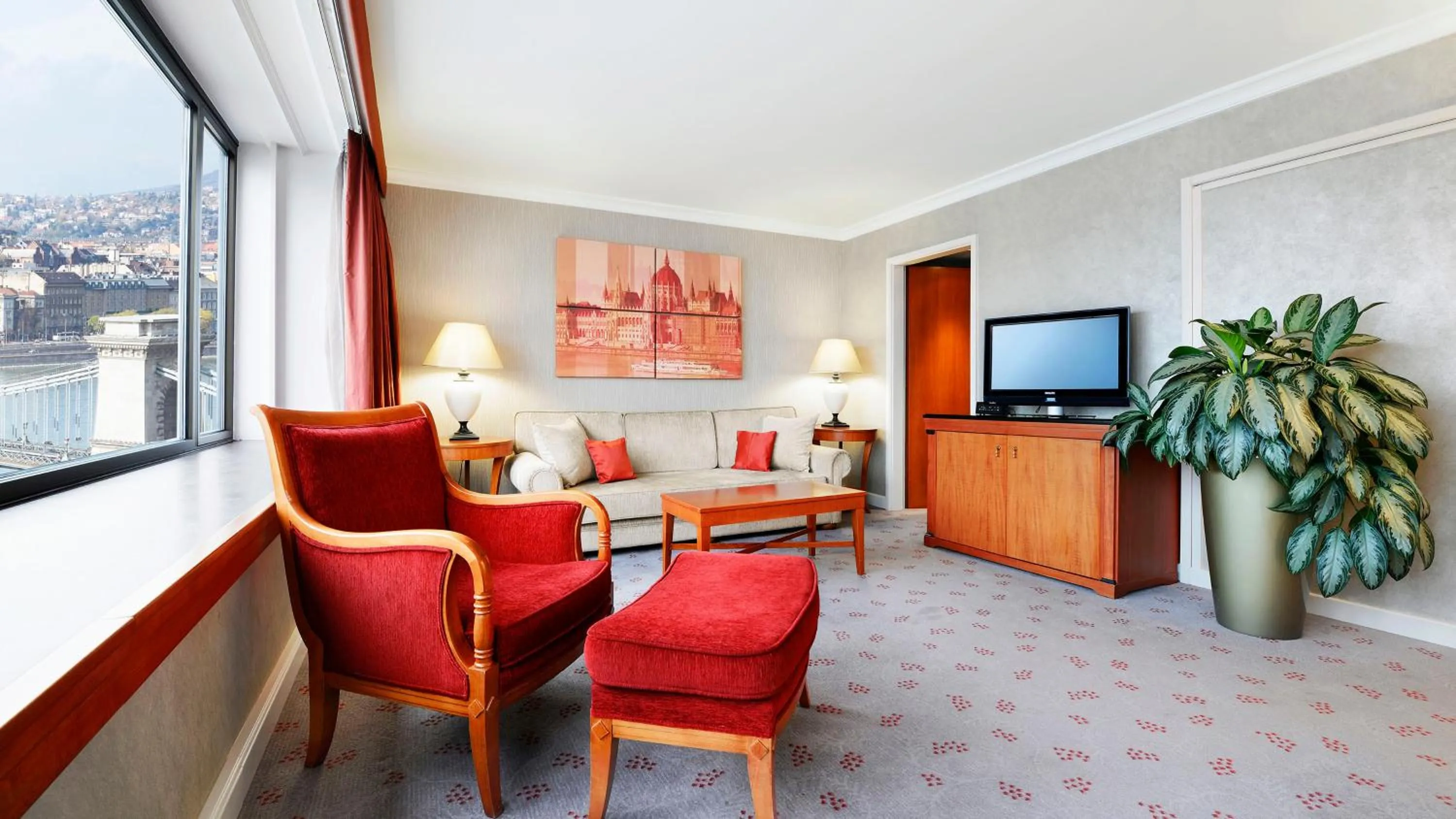 Photo of the whole room in InterContinental Budapest by IHG