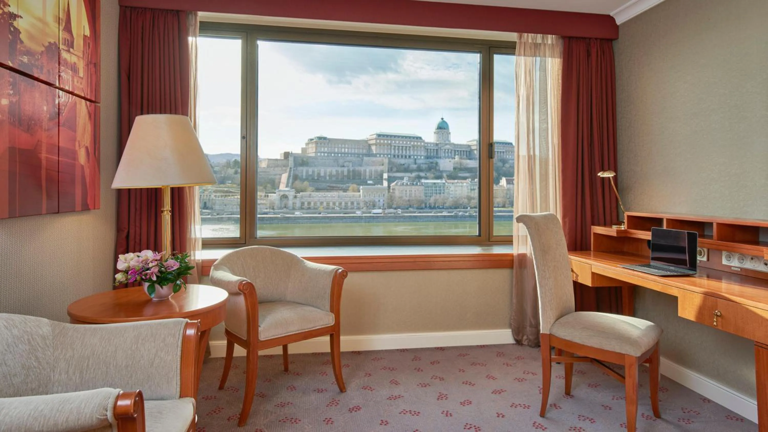 Photo of the whole room in InterContinental Budapest by IHG