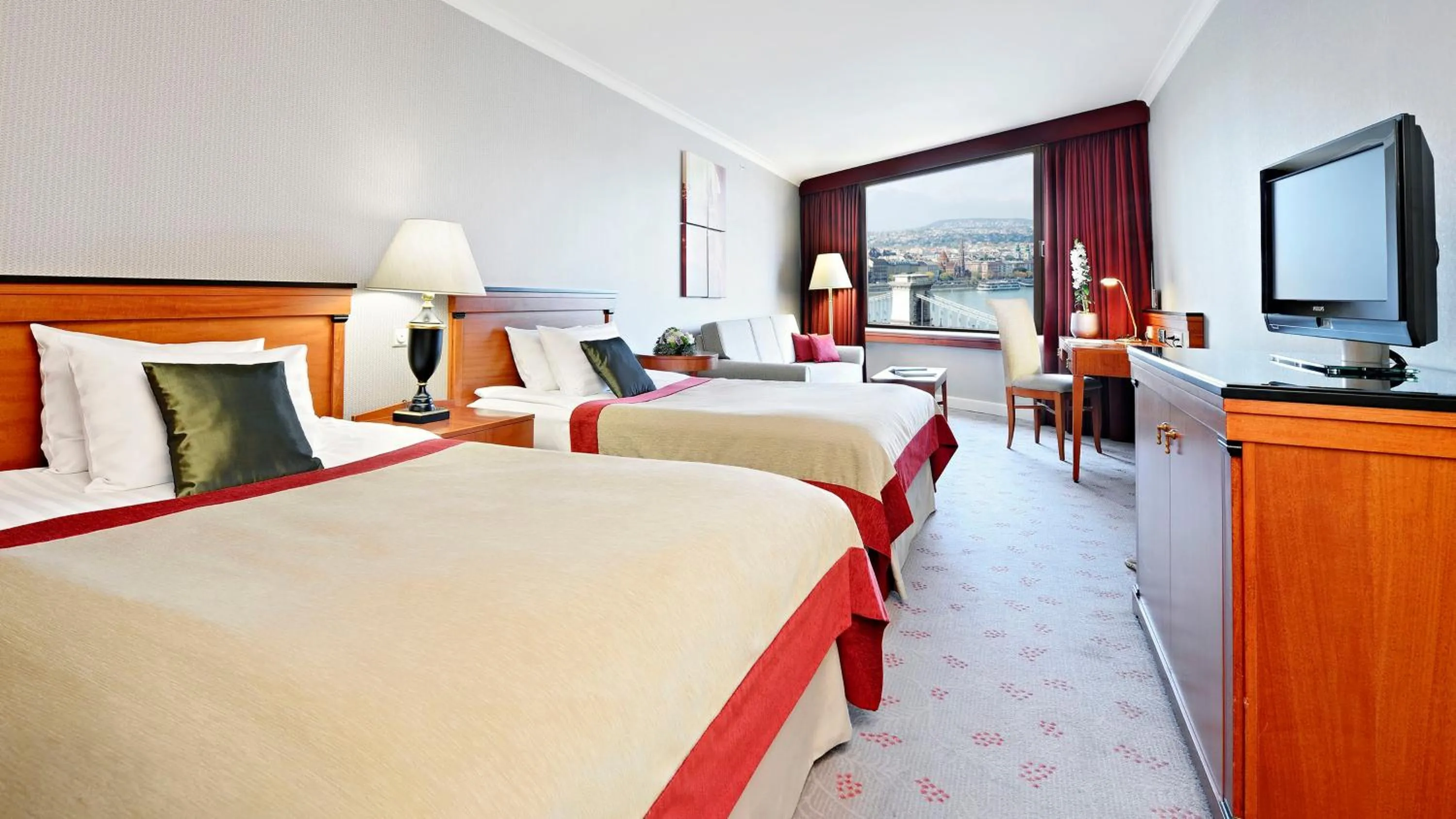 Photo of the whole room, Bed in InterContinental Budapest by IHG