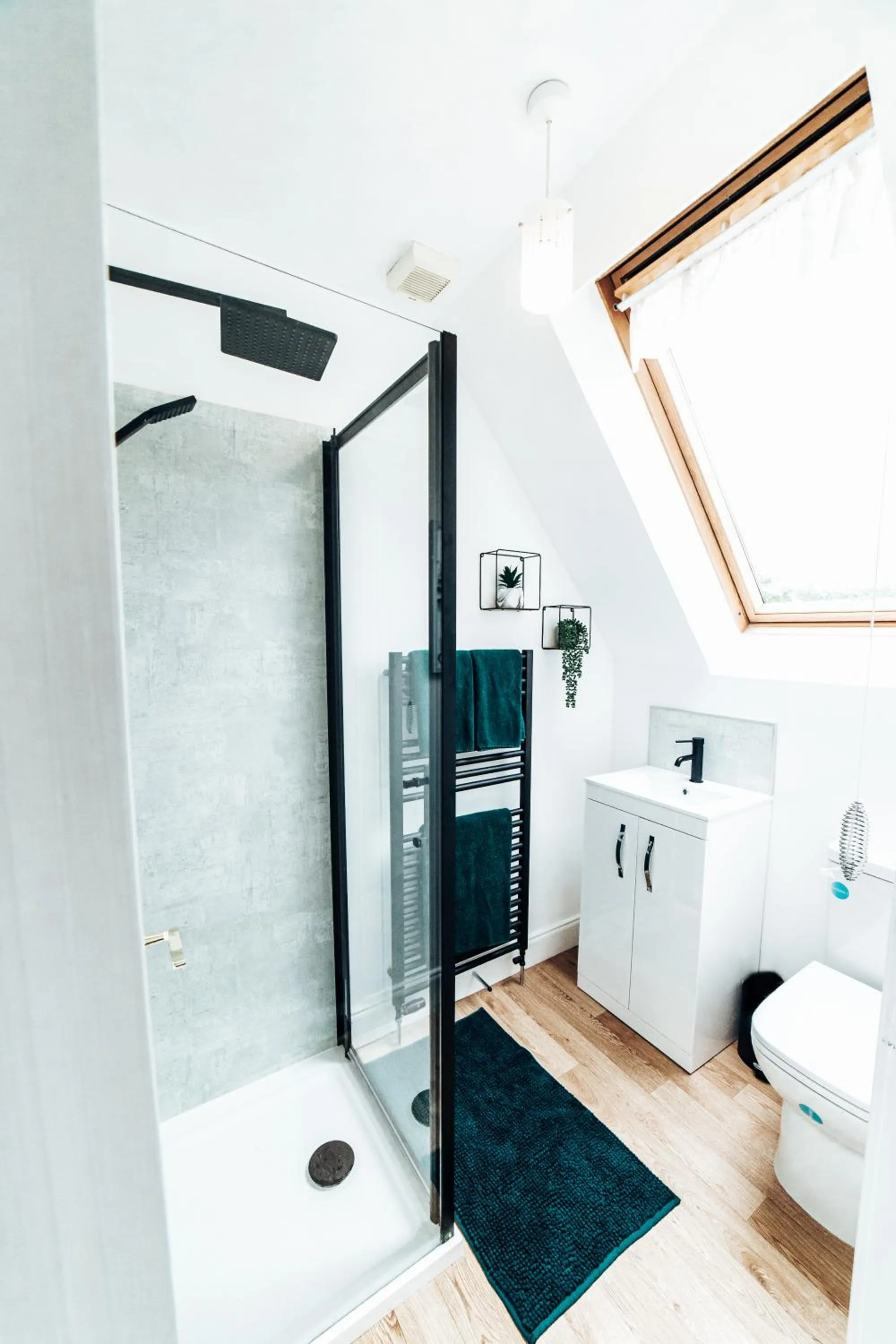 Bathroom, Bed in Princes Street Apartment
