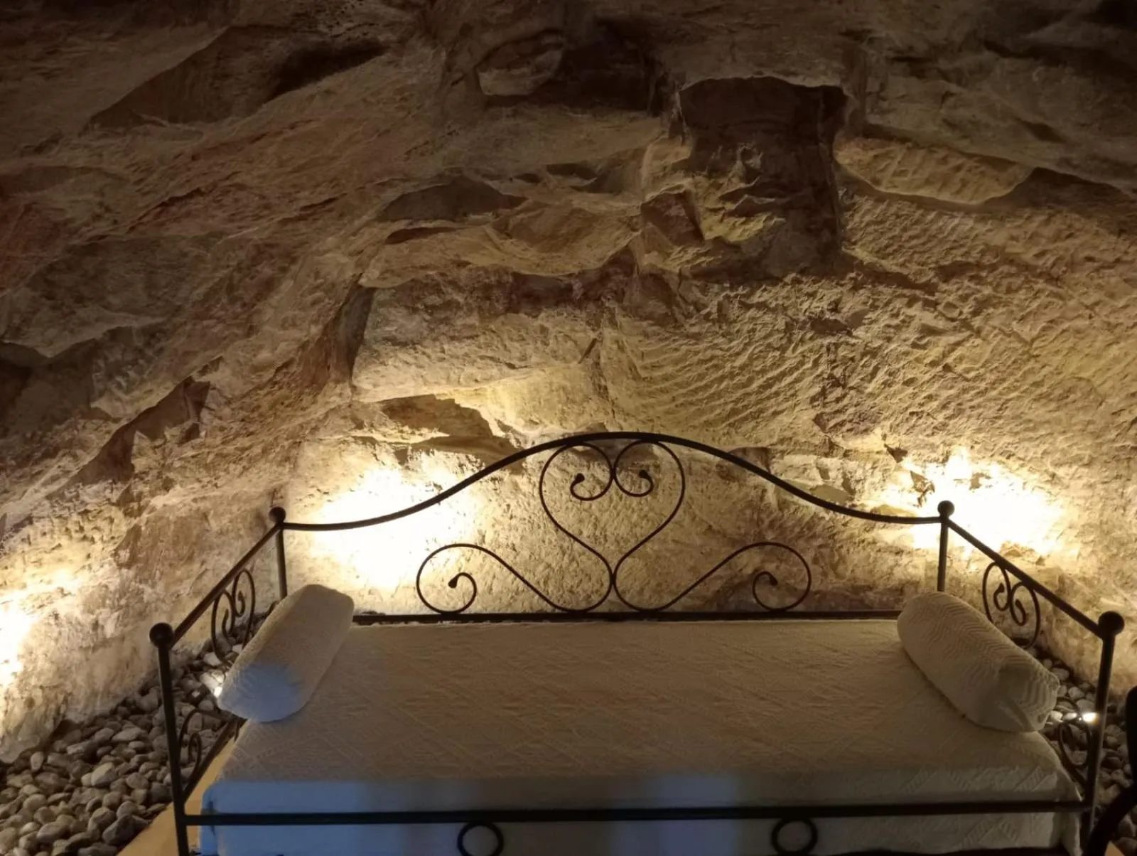 Bed in IBLA ROOMS