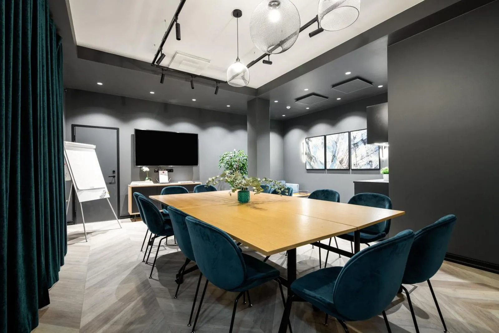 Business facilities in Bob W Tartu Old Town