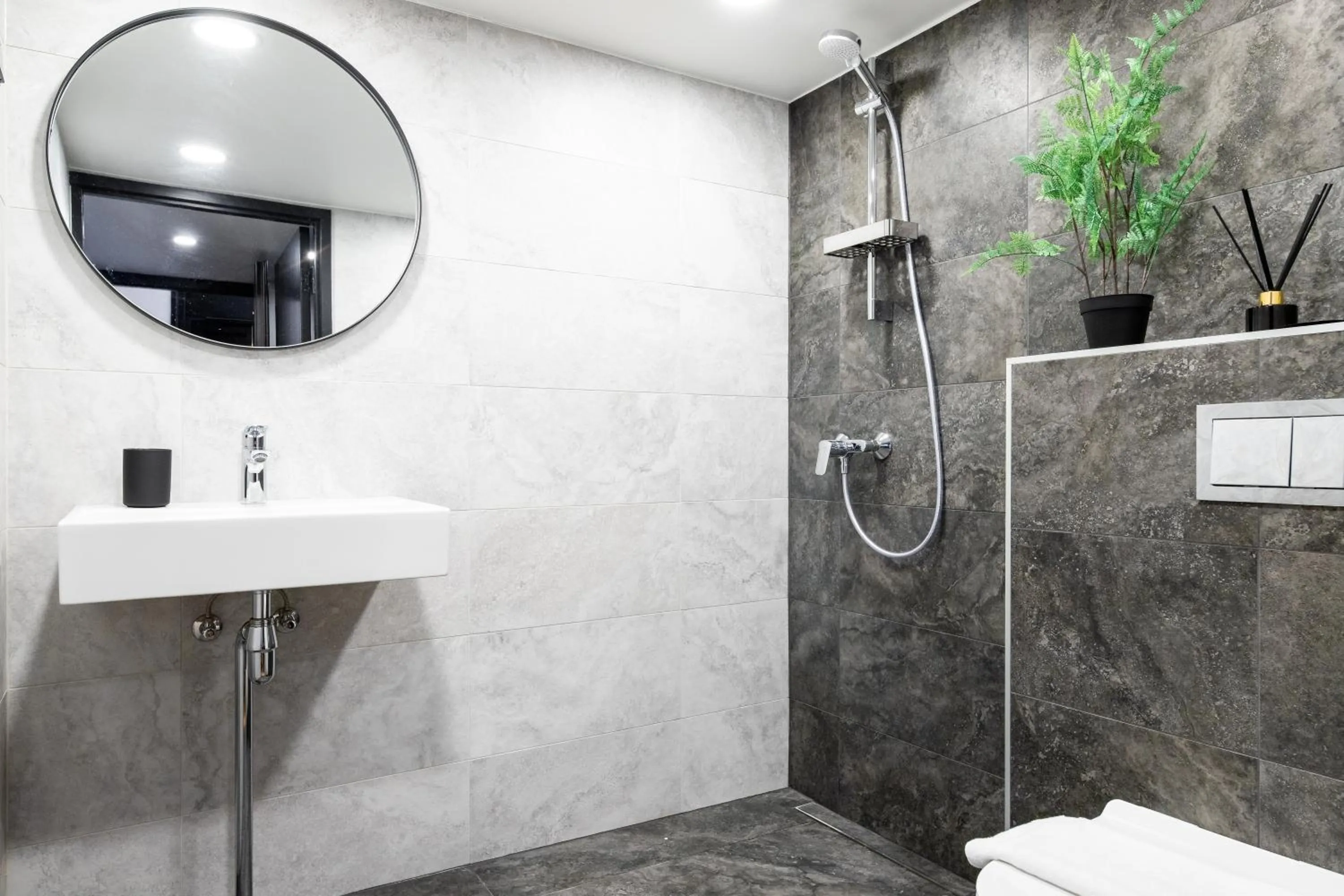 Shower in Bob W Tartu Old Town