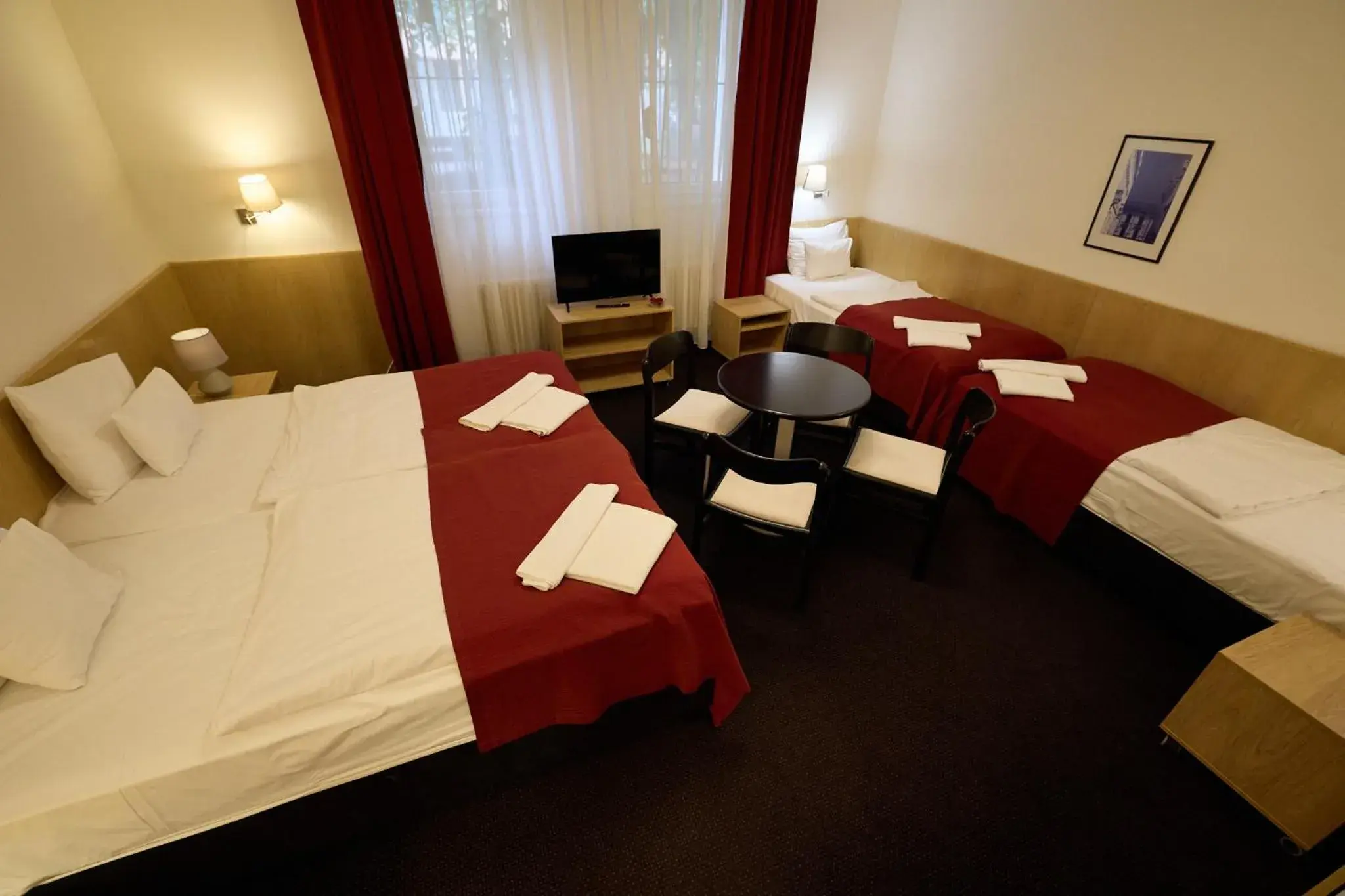 Budget Quadruple Room - single occupancy in Hotel Laterum Budget Quadruple Room - single occupancy in Hotel Laterum