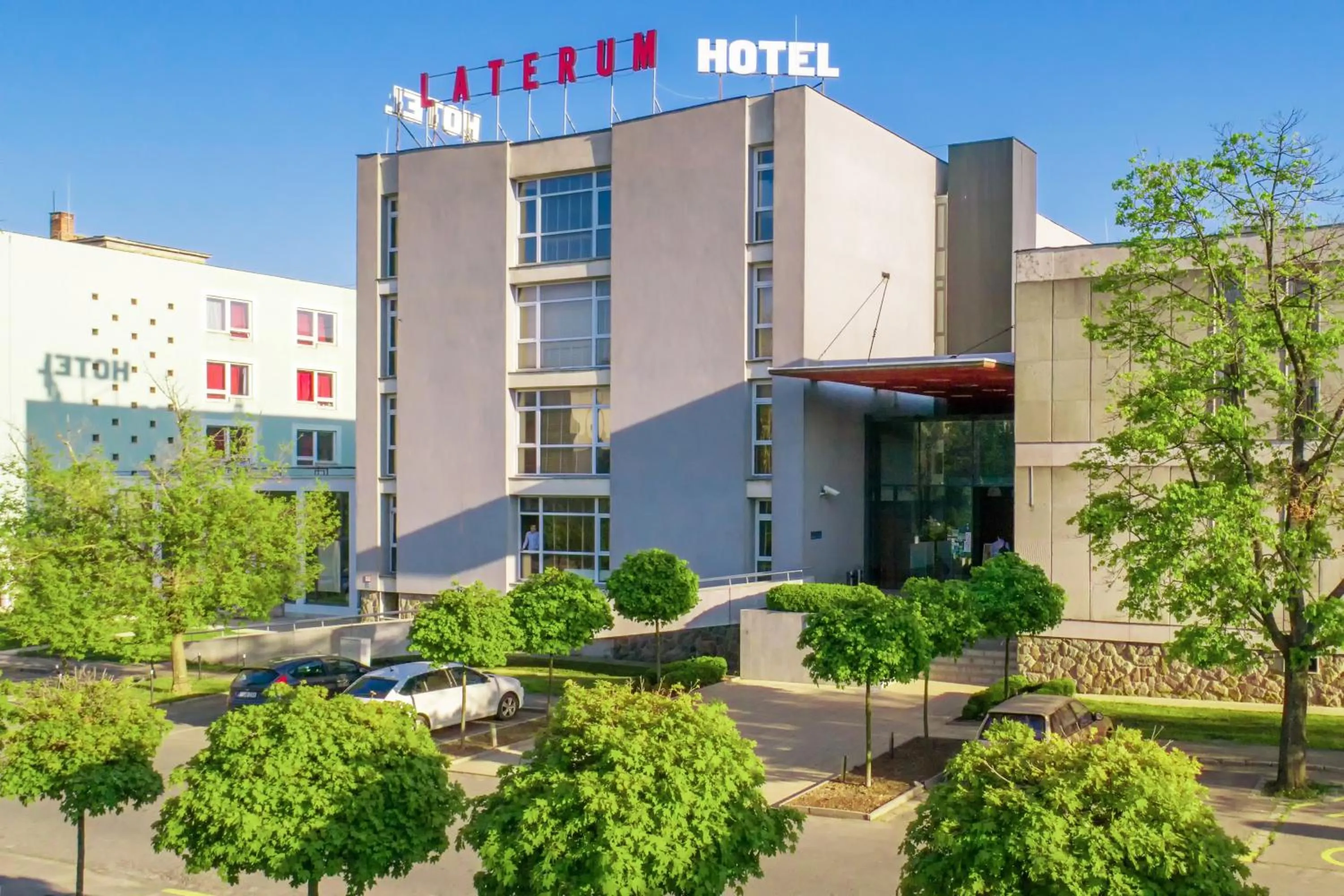 Property building in Hotel Laterum