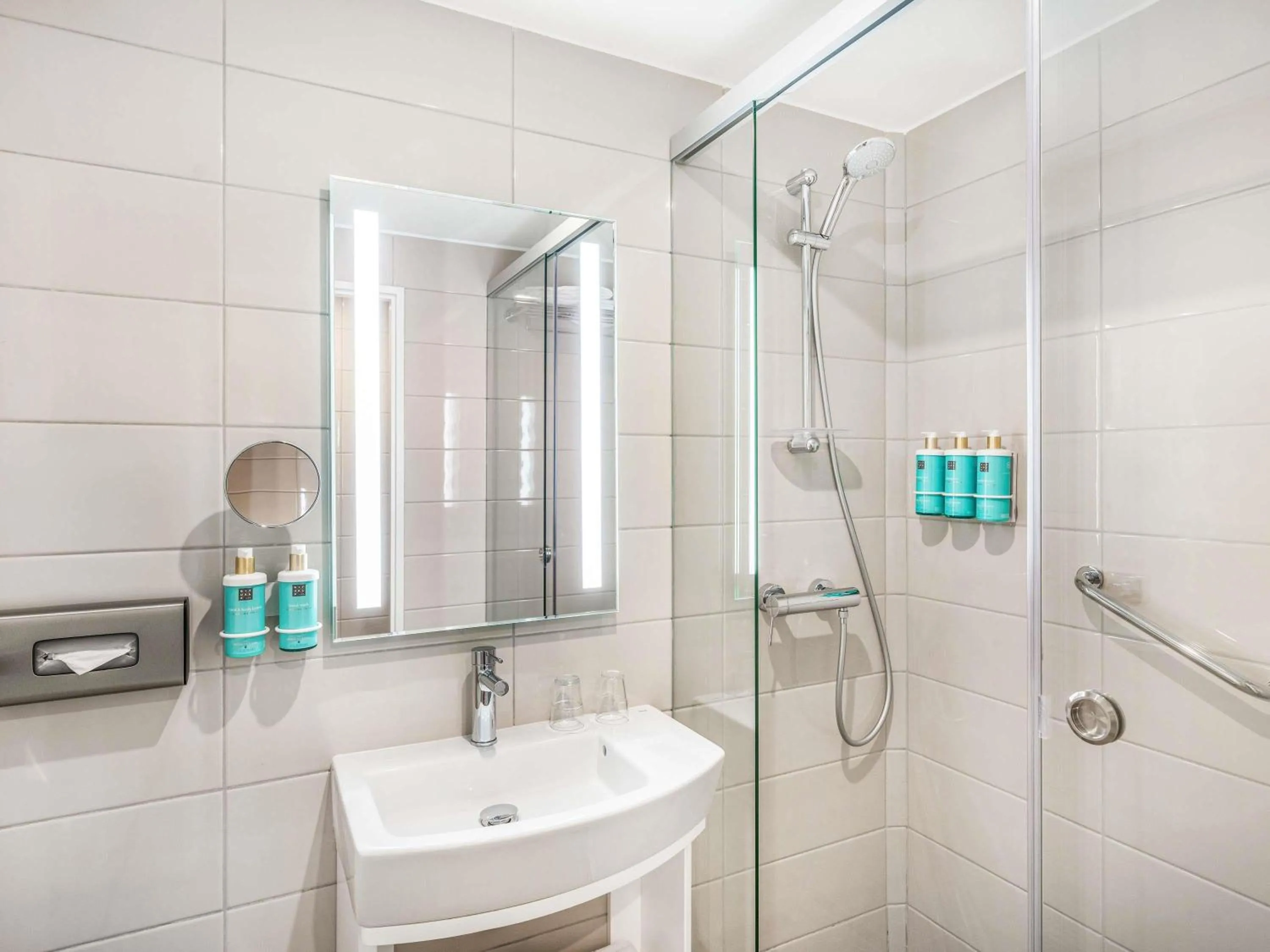 Toilet in Novotel Szeged