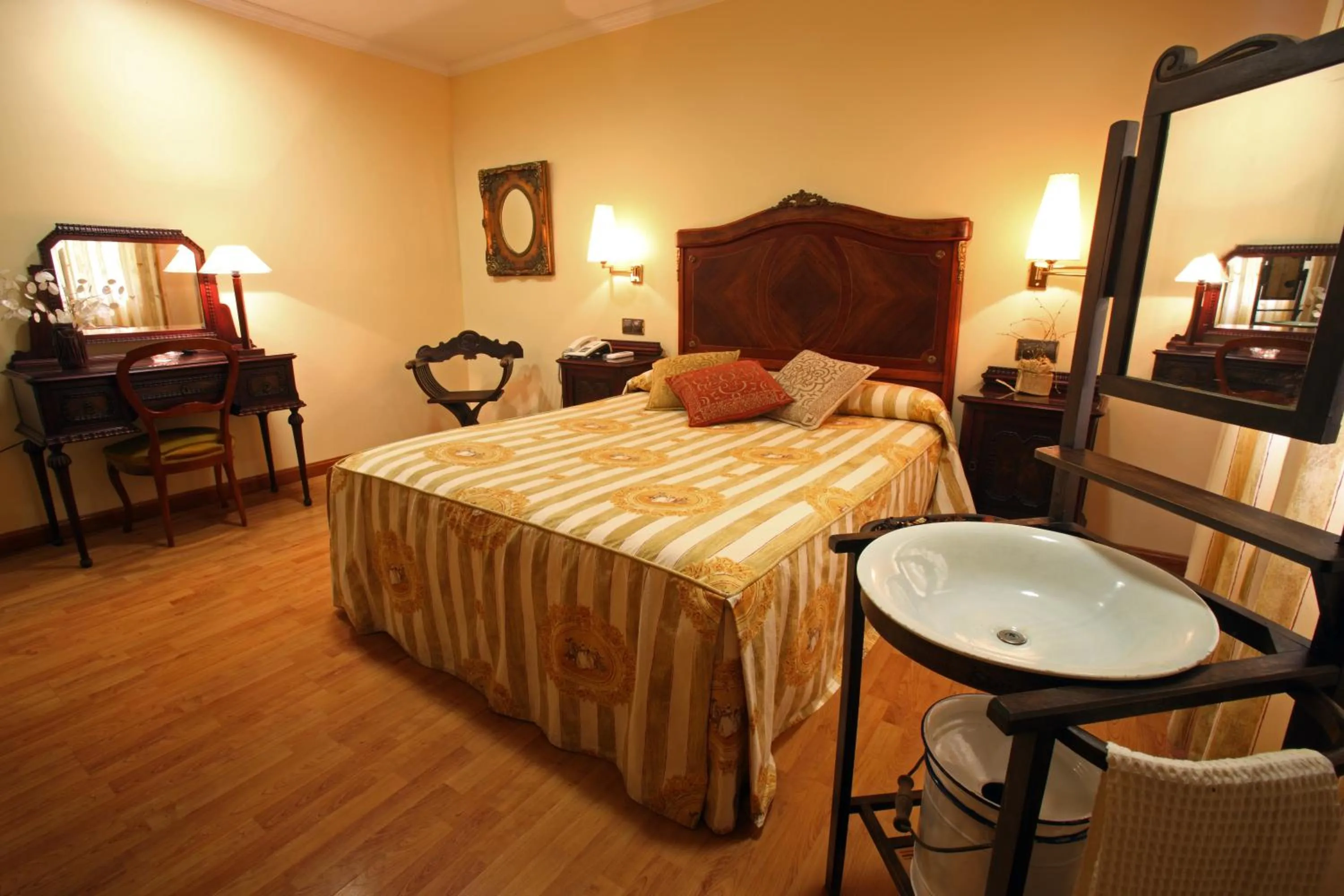 Bedroom, Bed in Hotel El Pentágono