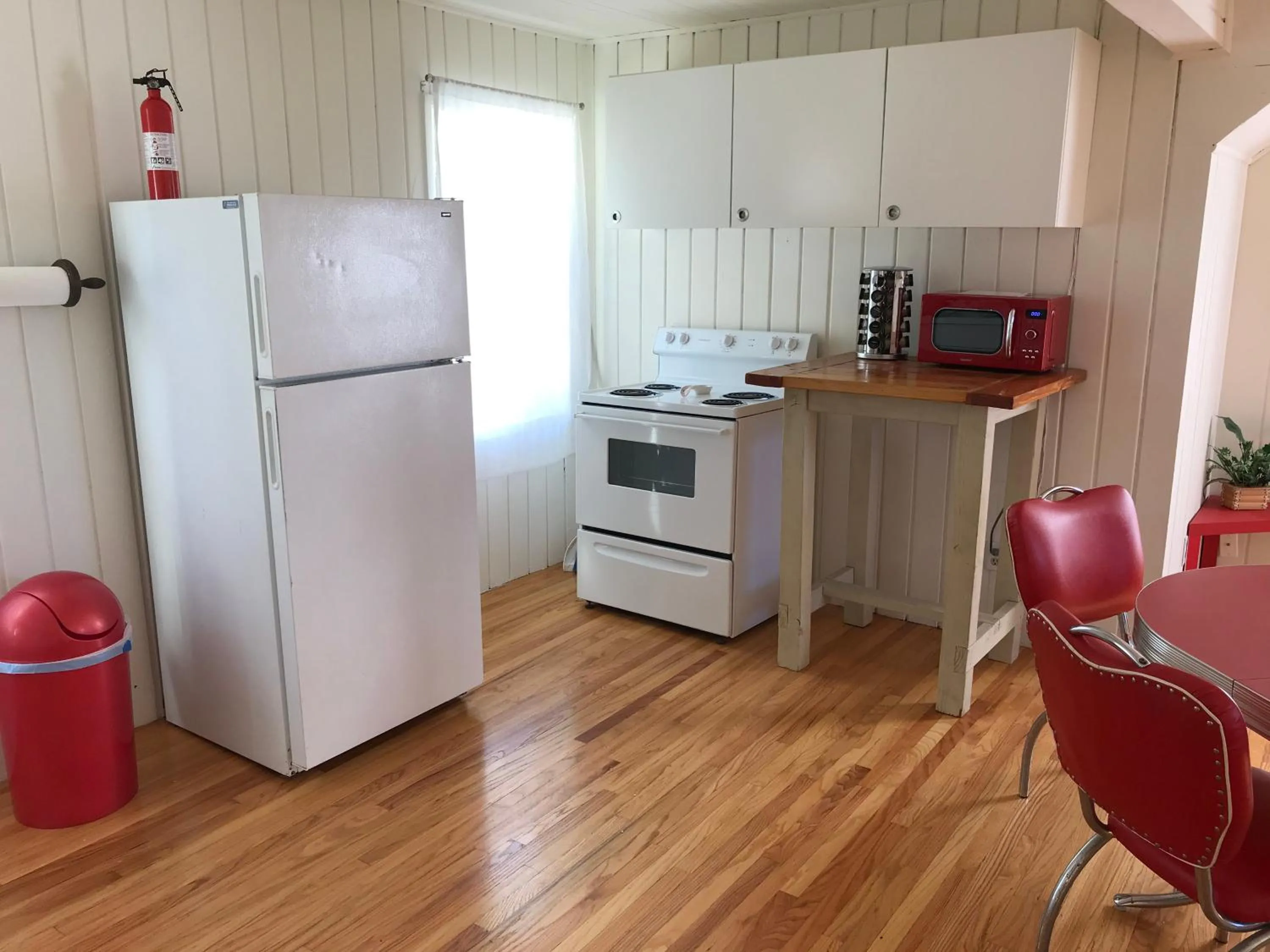 Kitchen or kitchenette in Secluded, Charming and Unique! Spacious Apartment EXCELLENT Central Location