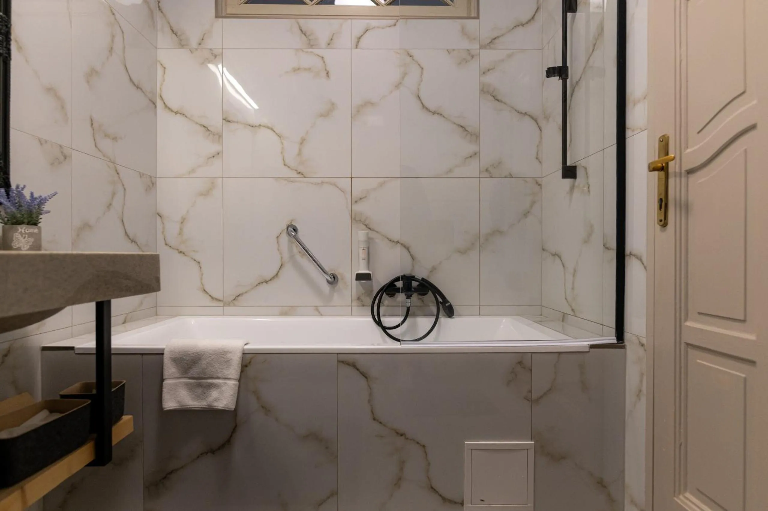 Bathroom in Hotel Piano