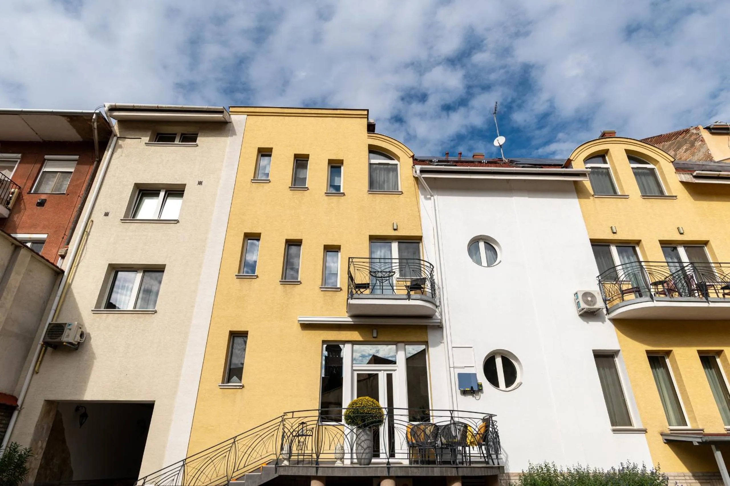 Property building in Hotel Piano