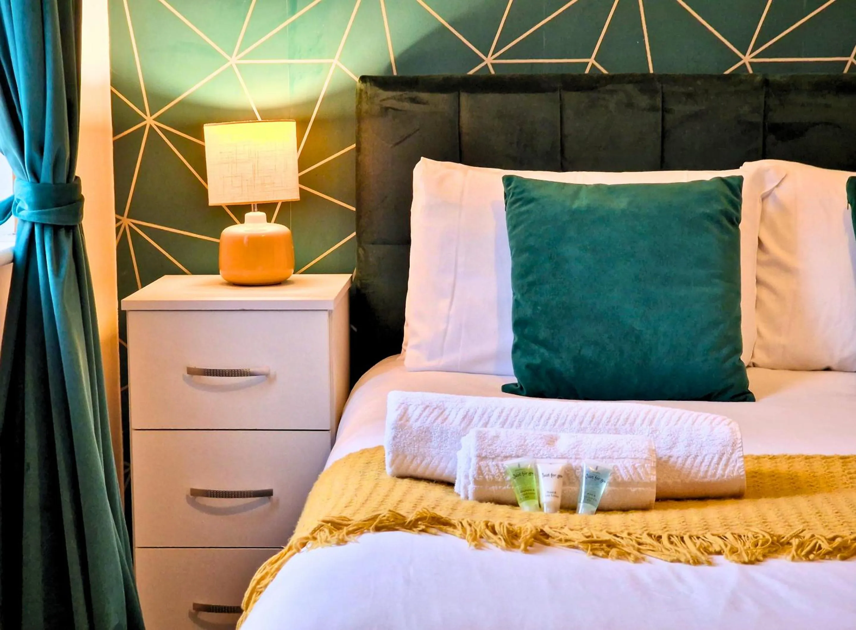 Bedroom, Bed in Manchester Townhouse by BEVOLVE - 4 bedrooms - Free Parking