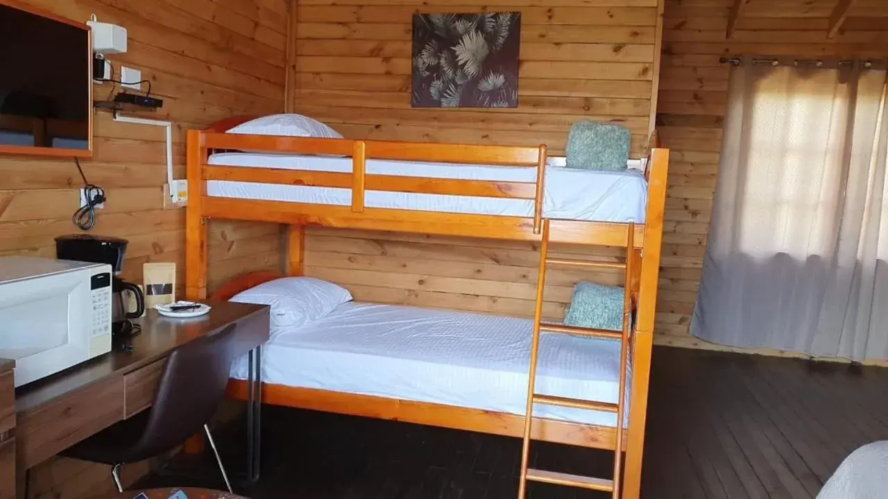 Triple Room with Mountain View in Hotel Cabañas y Mirador Secret Garden CR Triple Room with Mountain View in Hotel Cabañas y Mirador Secret Garden CR