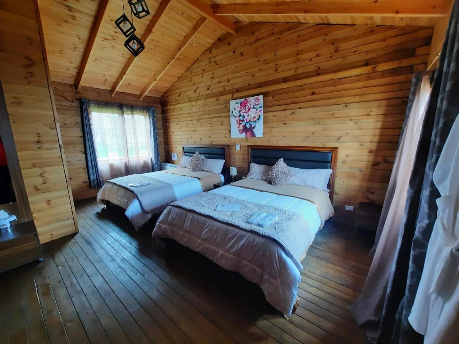 Deluxe Queen Room with Two Queen Beds in Hotel Cabañas y Mirador Secret Garden CR