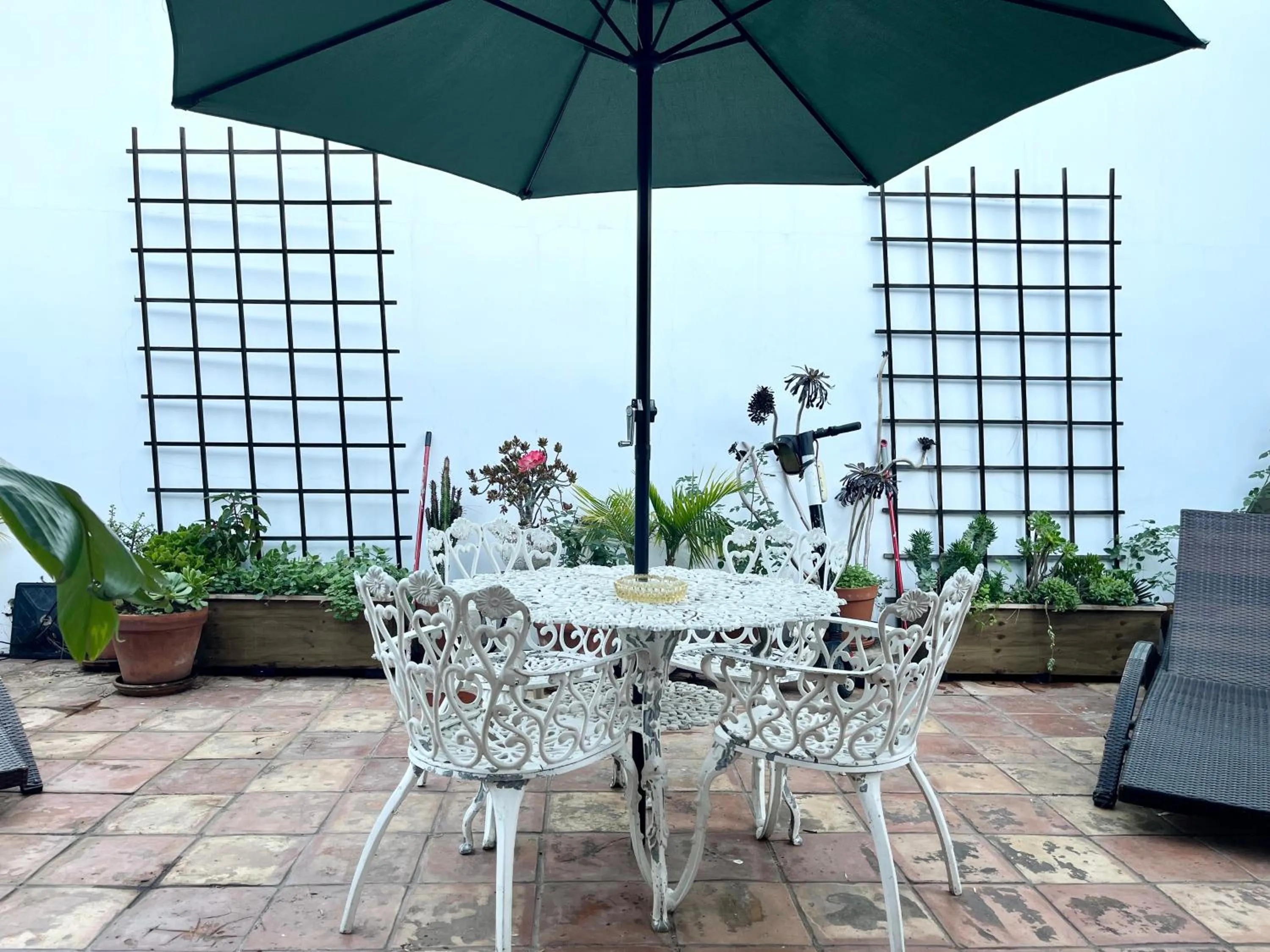 Balcony/Terrace in Hollywood Hills Homestay