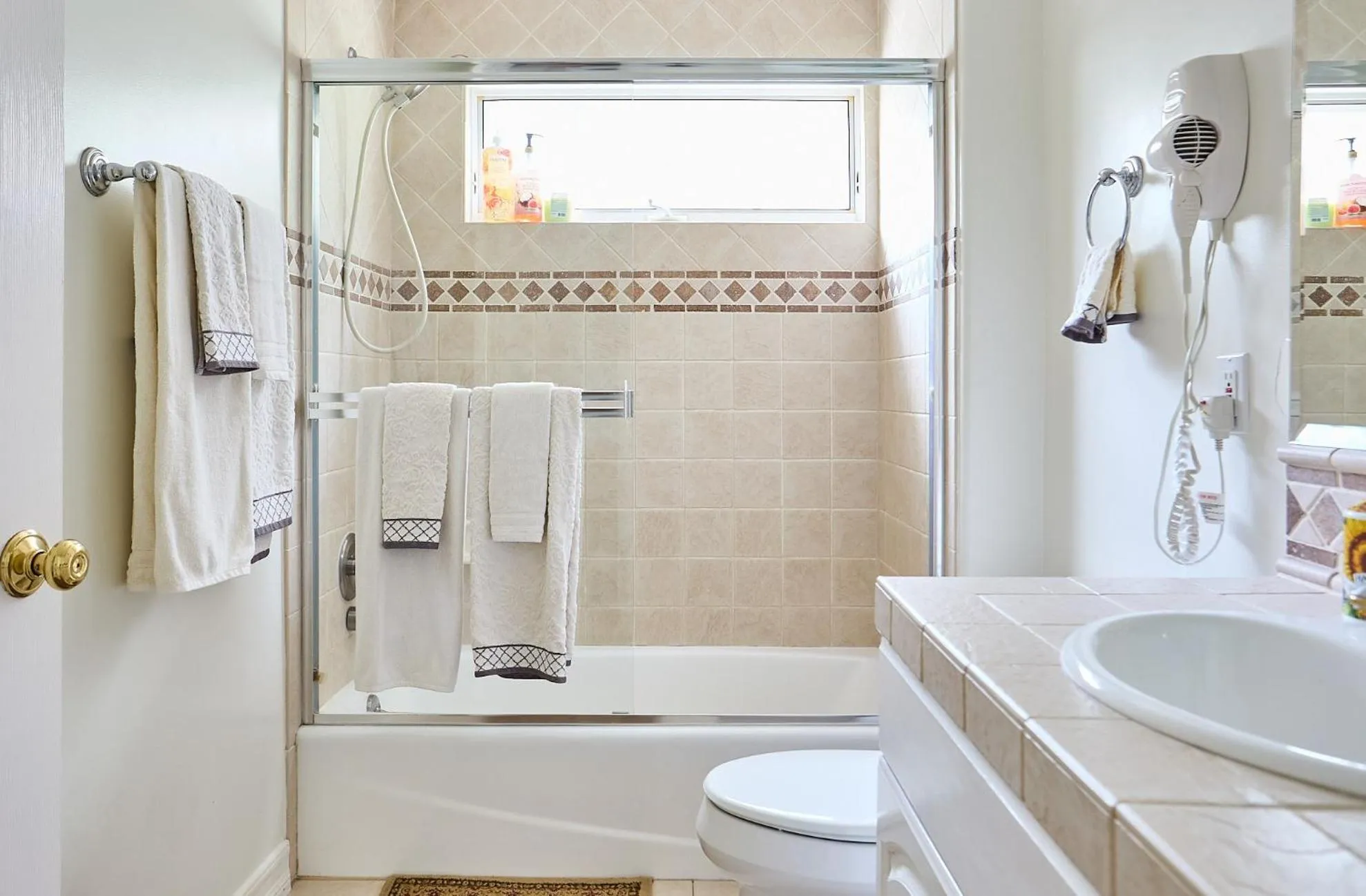 Hollywood Hills Homestay