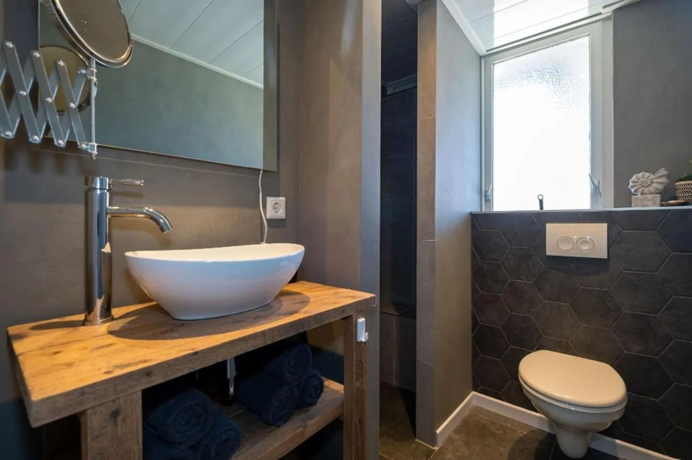 Bathroom in B & B Het Veurhuus