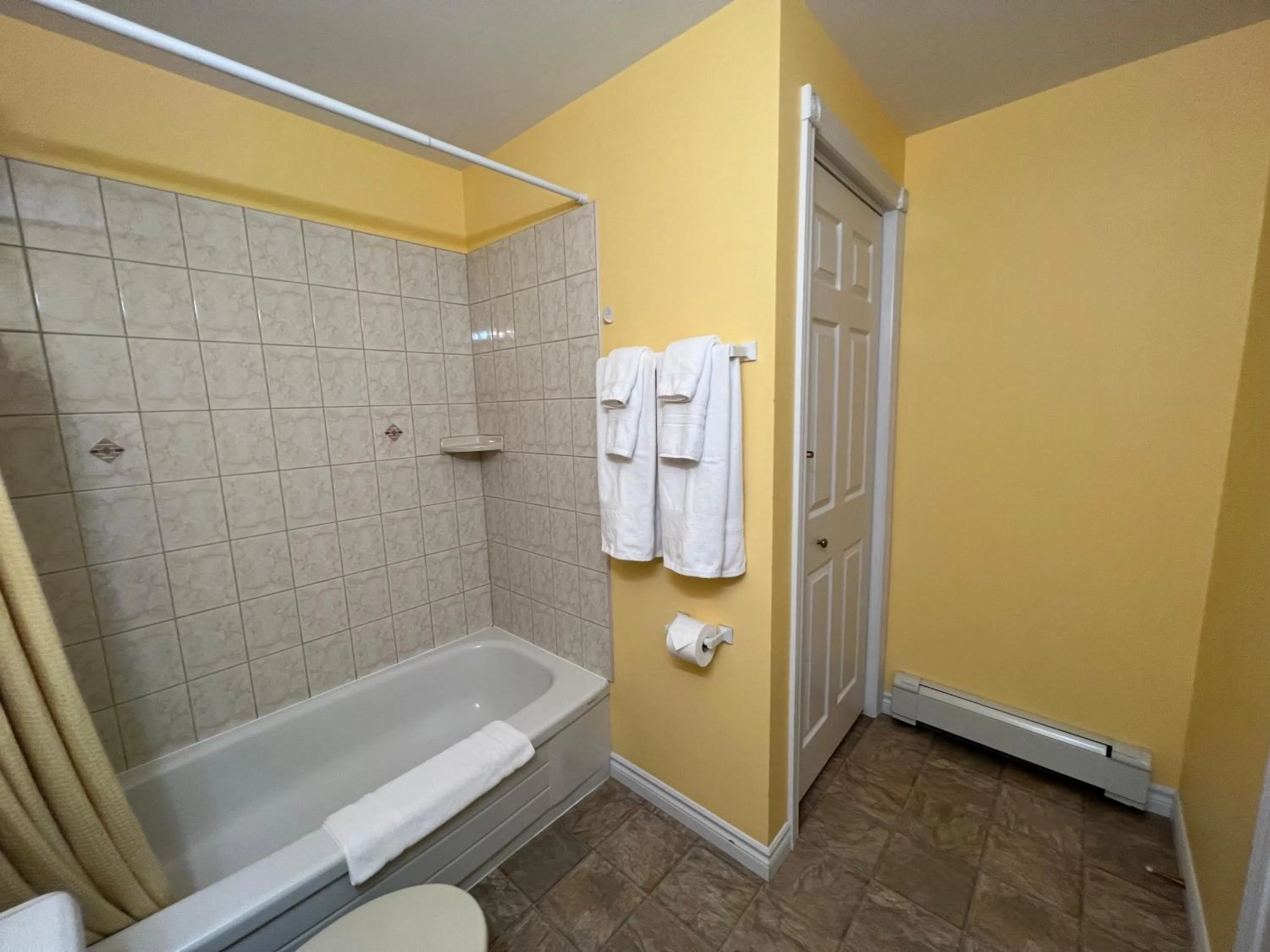 Lee's Ocean Peek B & B