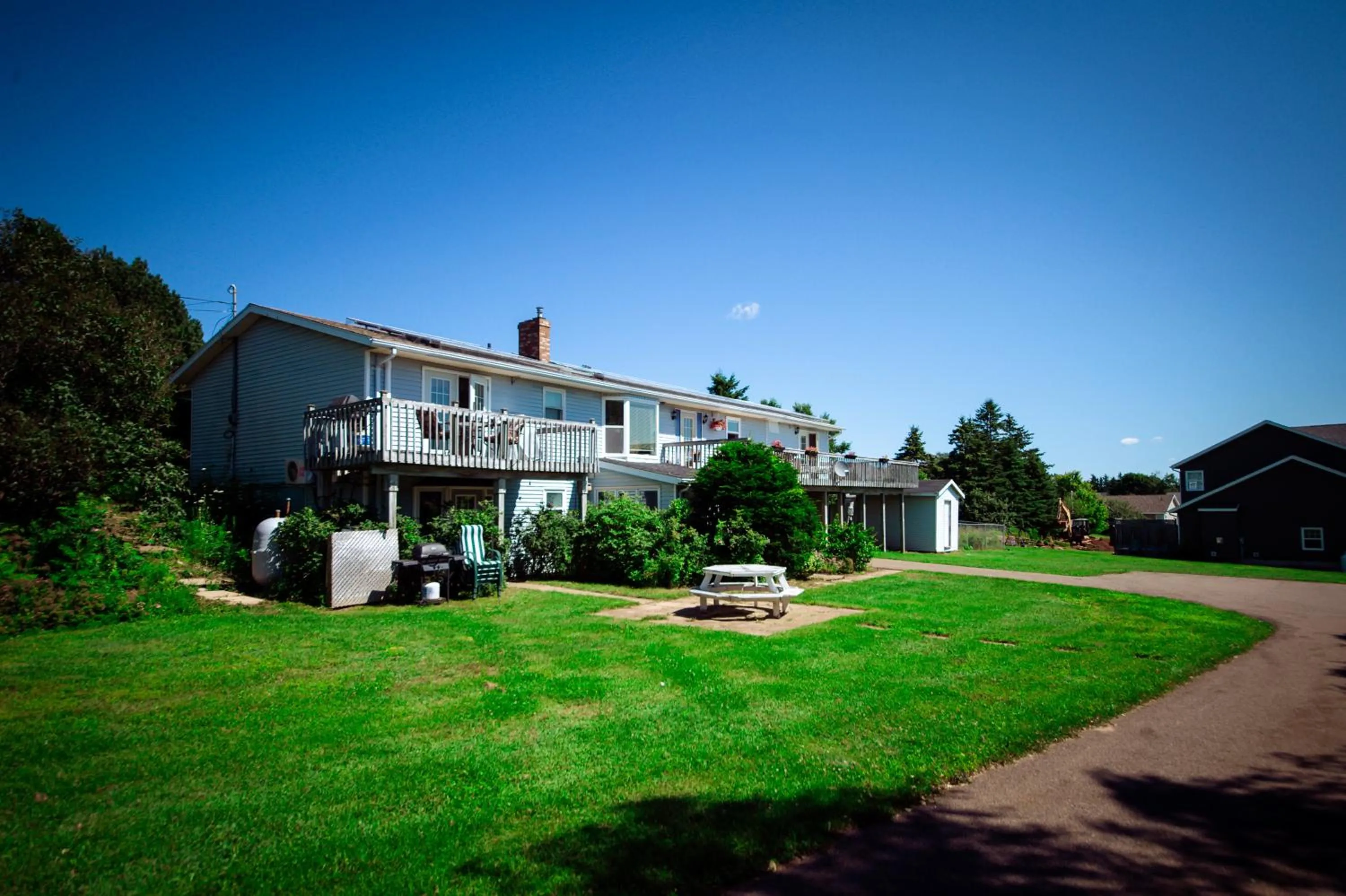 Property building in Lee's Ocean Peek B & B