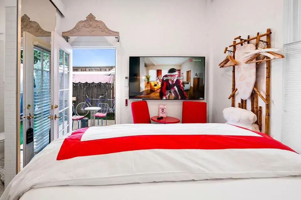 Bed in metro hotel and Cafe Bed in metro hotel and Cafe