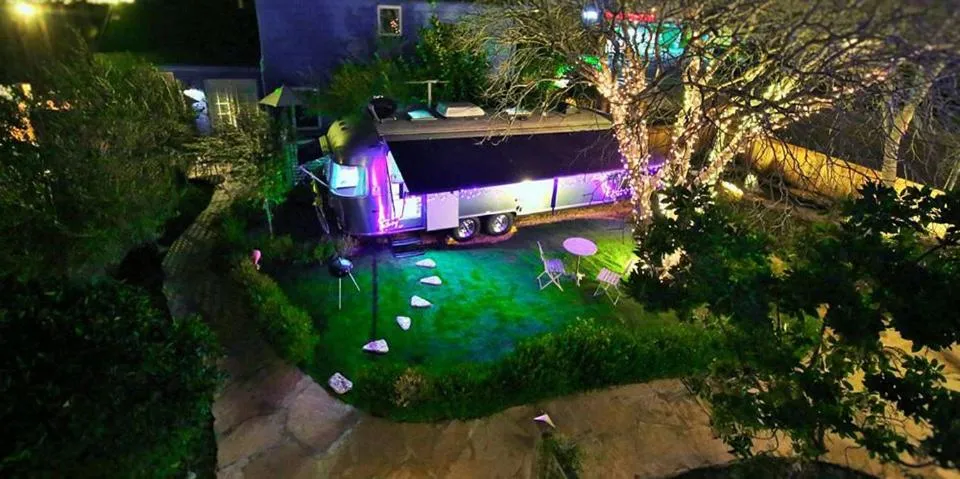 metro hotel and Cafe