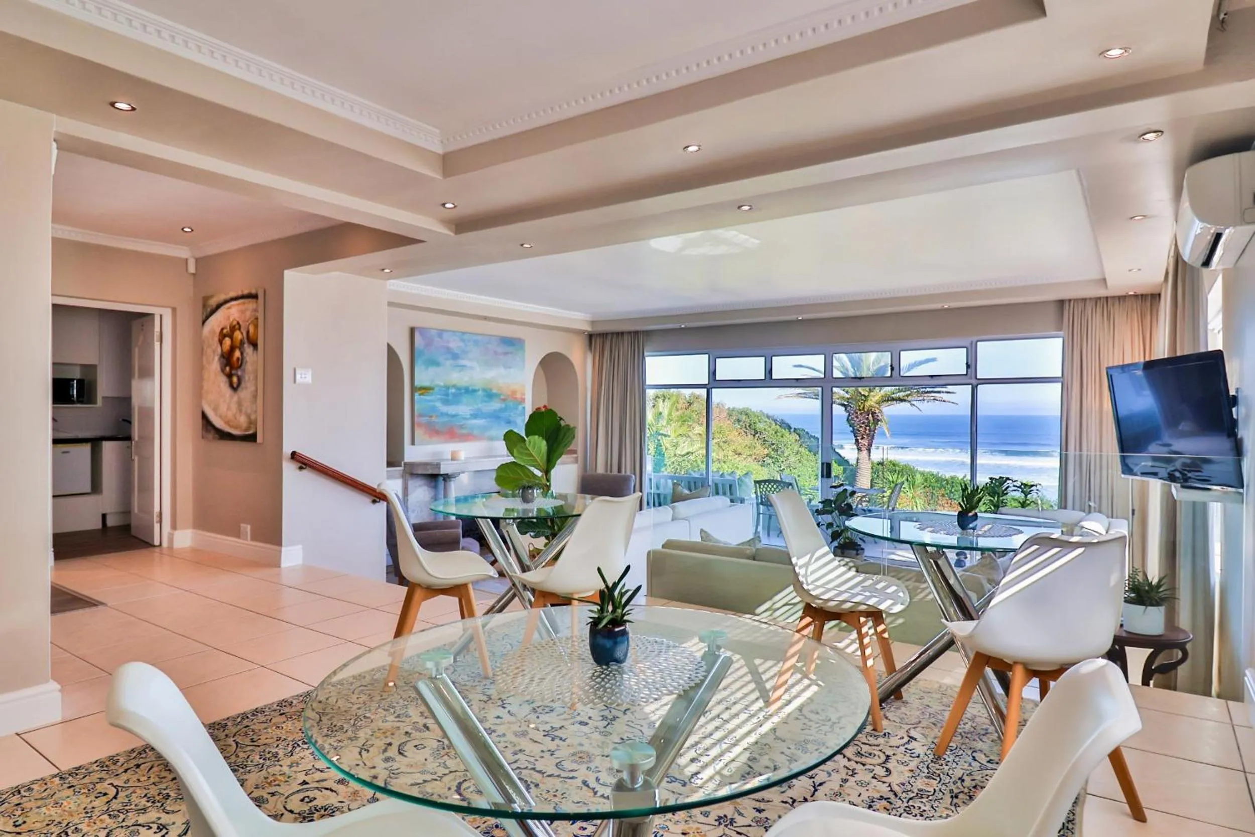 Hermanus Beachfront Lodge - Solar Power