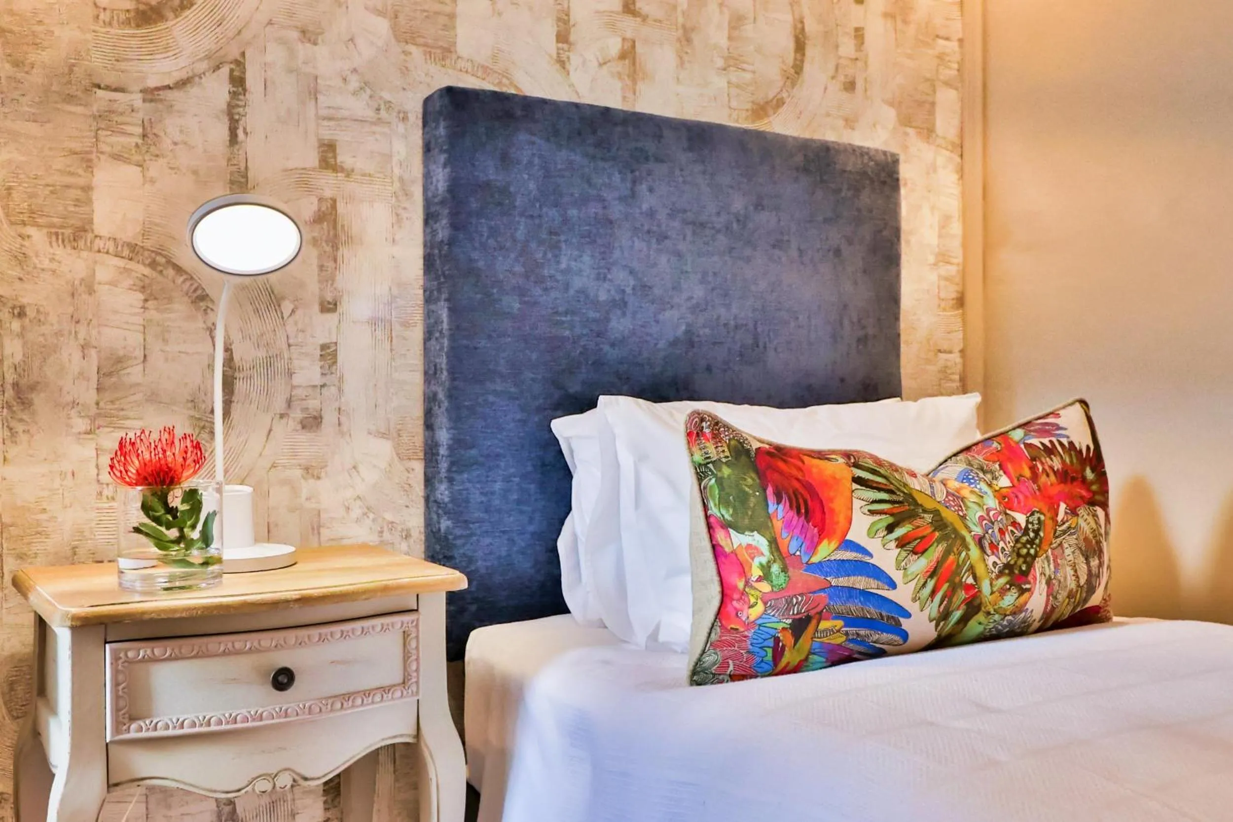 Bed in Hermanus Beachfront Lodge - Solar Power