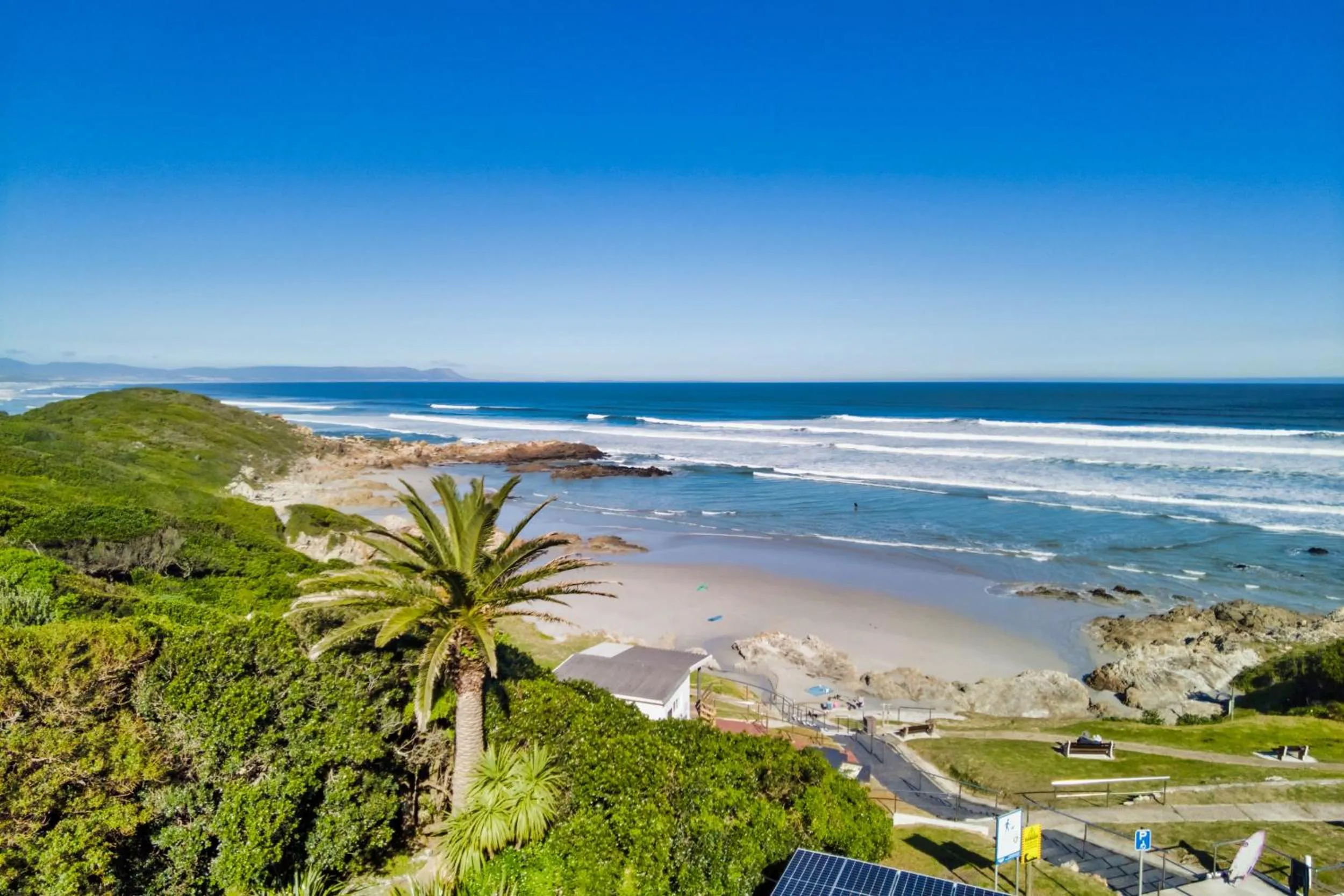 Hermanus Beachfront Lodge - Solar Power