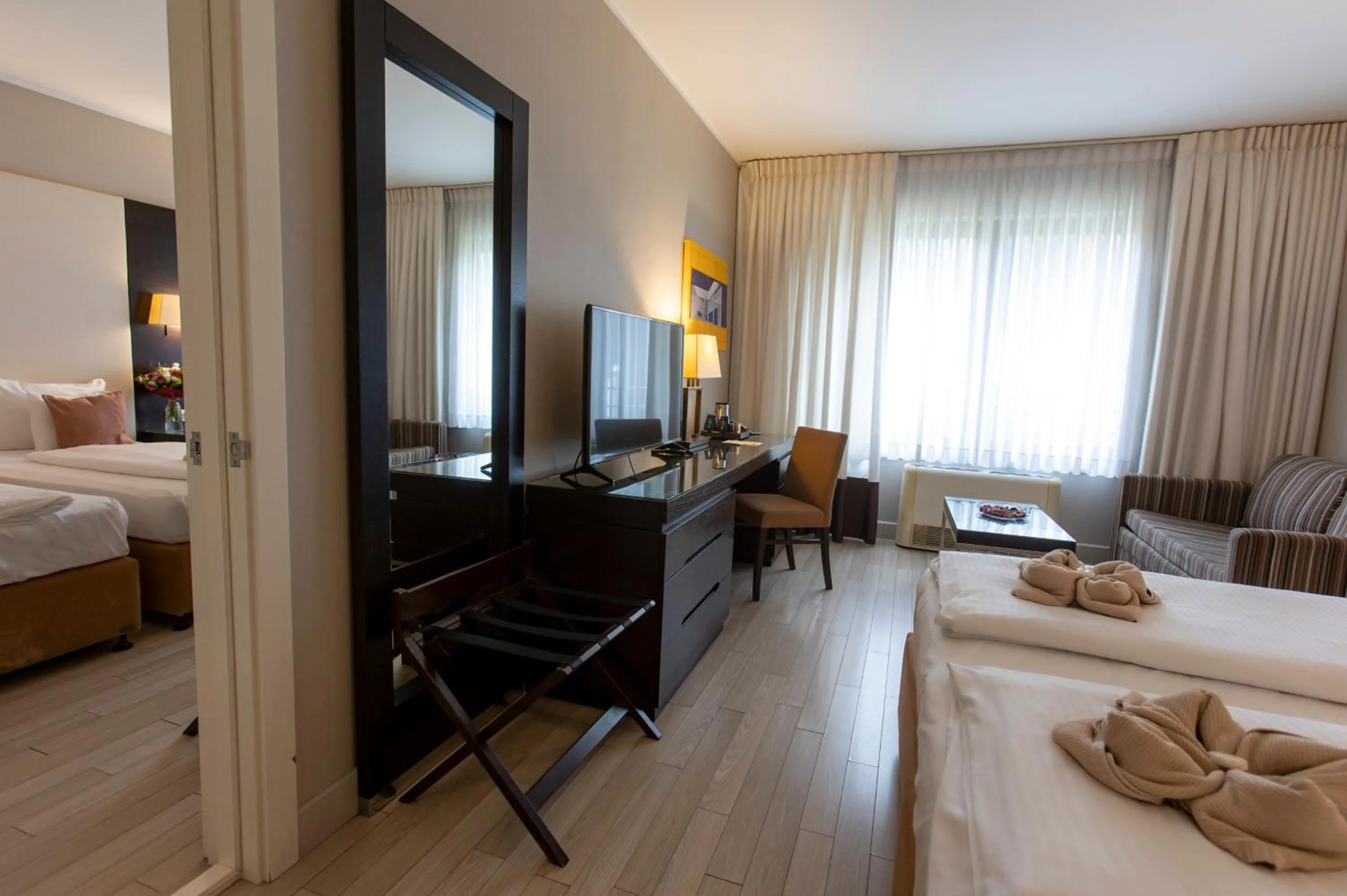 Photo of the whole room, Bed in Lion's Garden Hotel