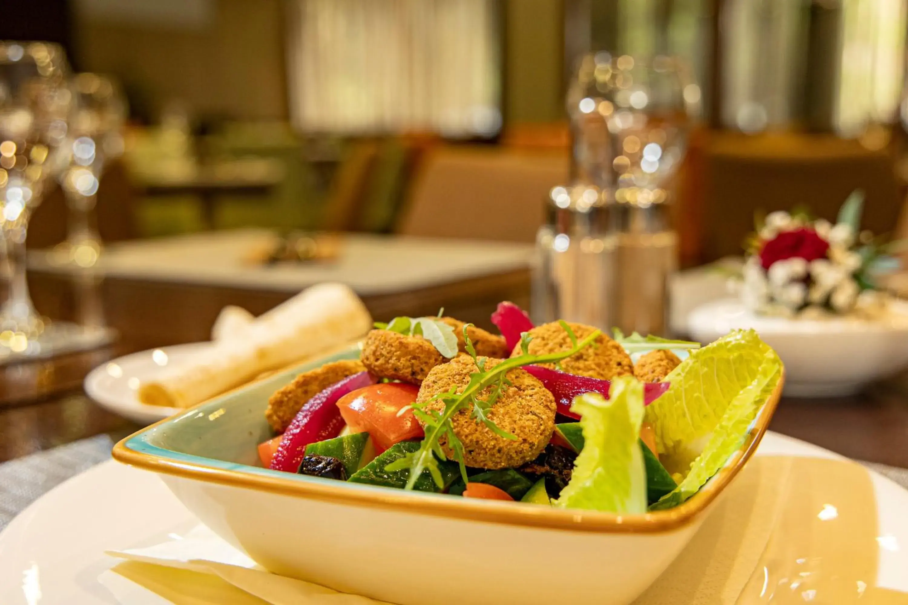 Restaurant/places to eat in Lion's Garden Hotel Restaurant/places to eat in Lion's Garden Hotel