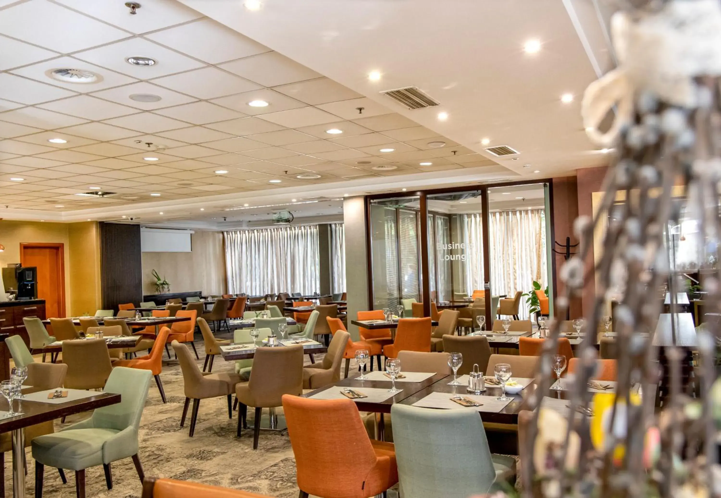 Restaurant/places to eat in Lion's Garden Hotel Restaurant/places to eat in Lion's Garden Hotel