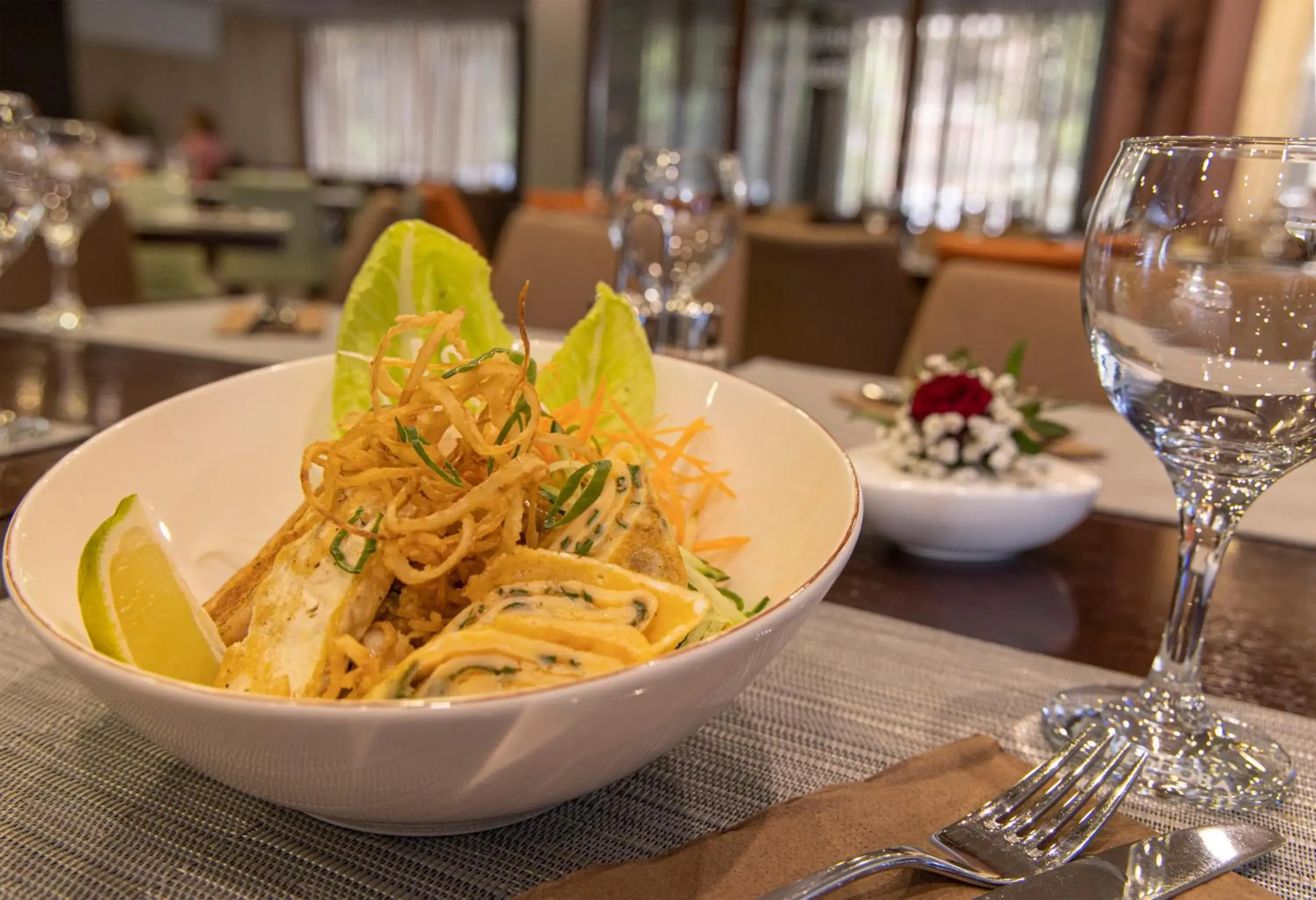 Restaurant/places to eat in Lion's Garden Hotel Restaurant/places to eat in Lion's Garden Hotel