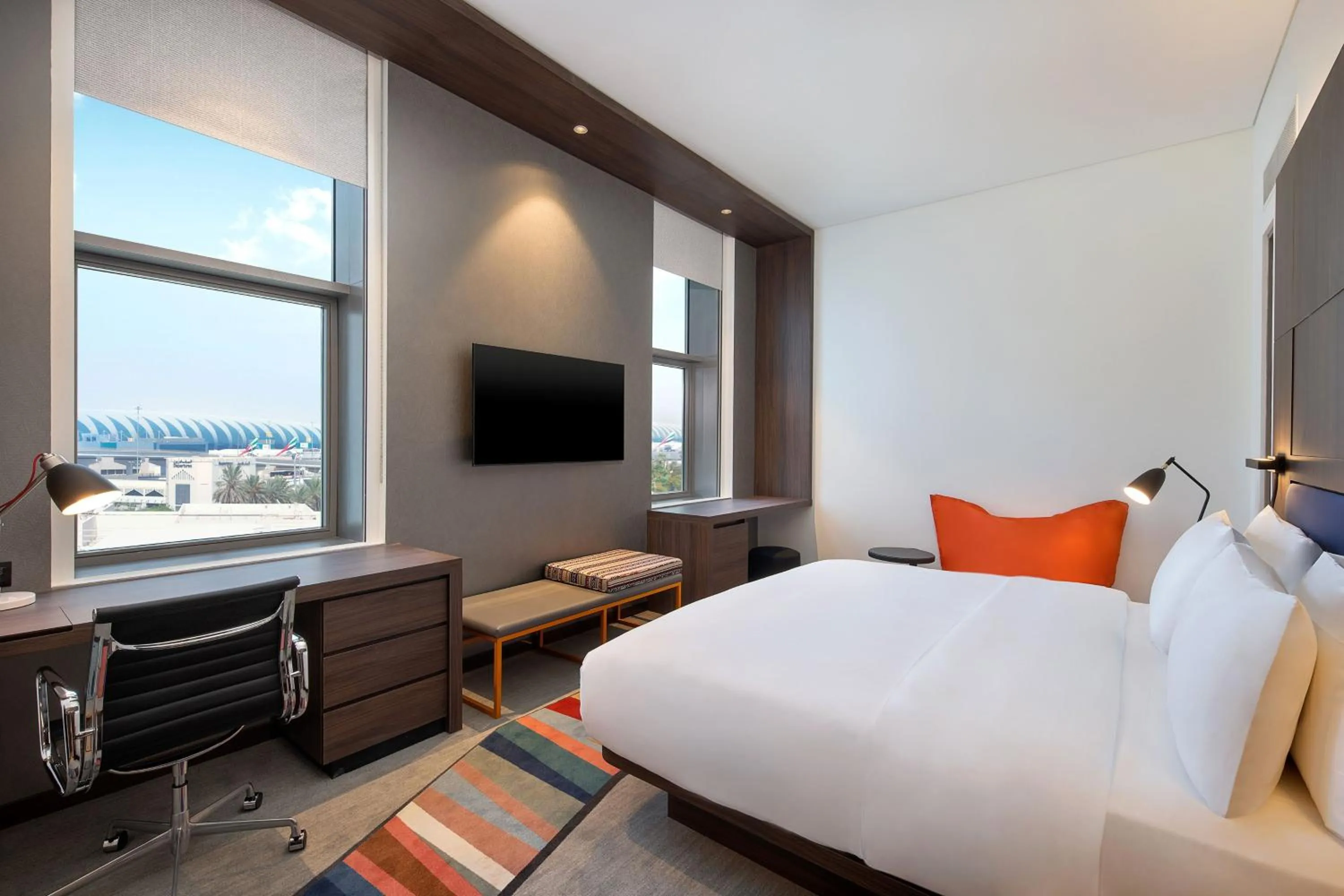 Bedroom, Bed in Aloft Dubai Airport