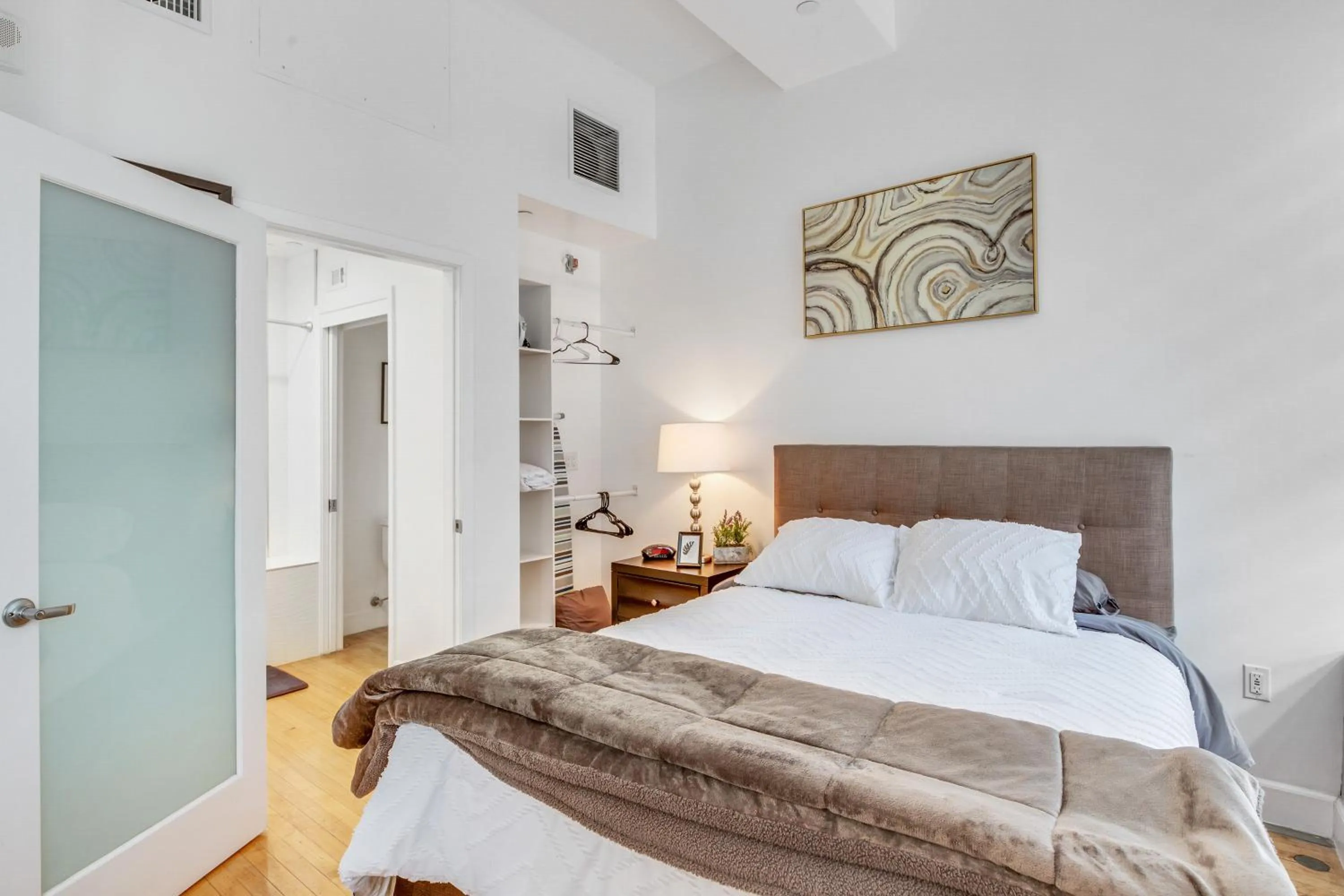 Bed in One Lux Stay HWH Downtown Los Angeles