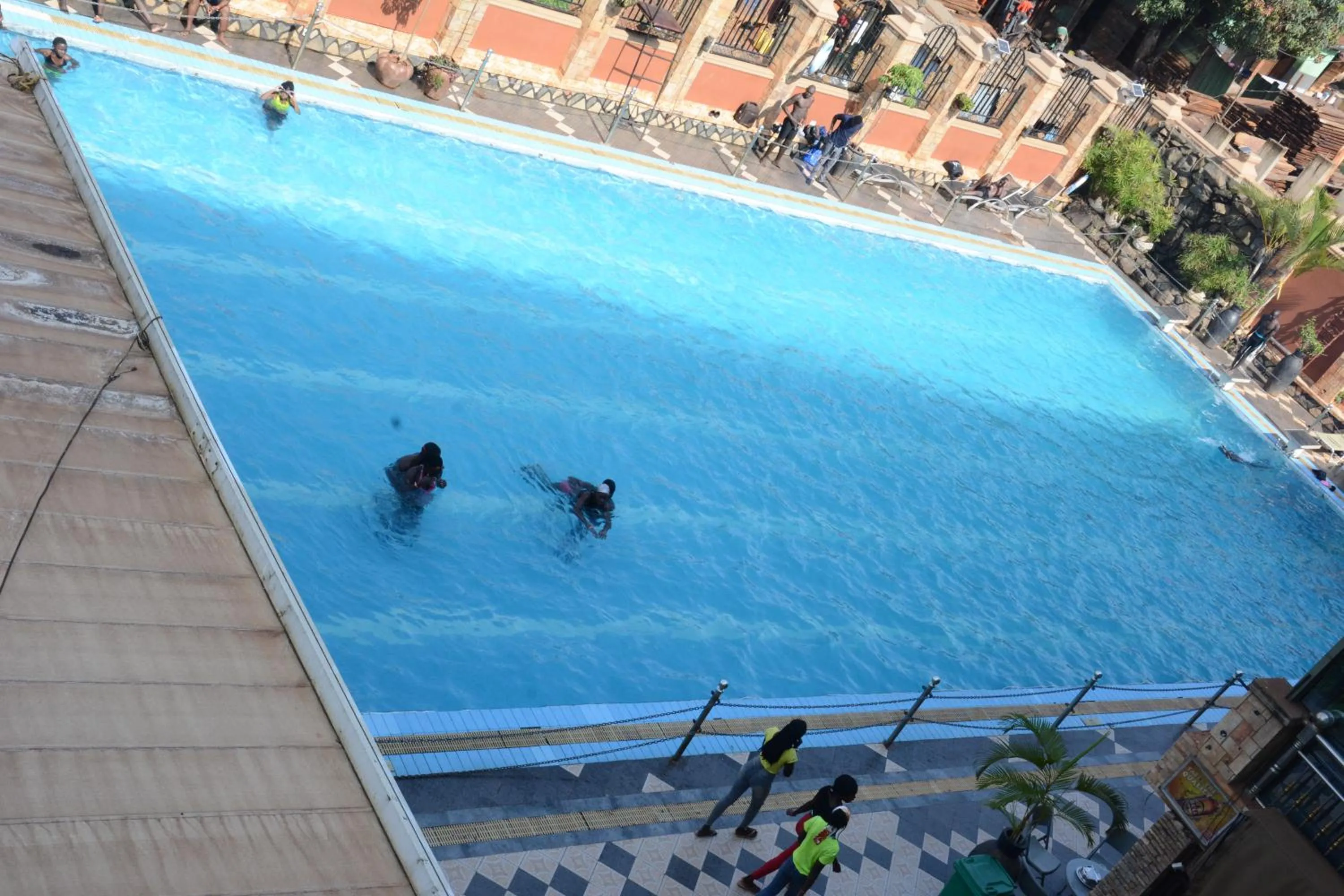 Swimming pool in La Grande Hotel