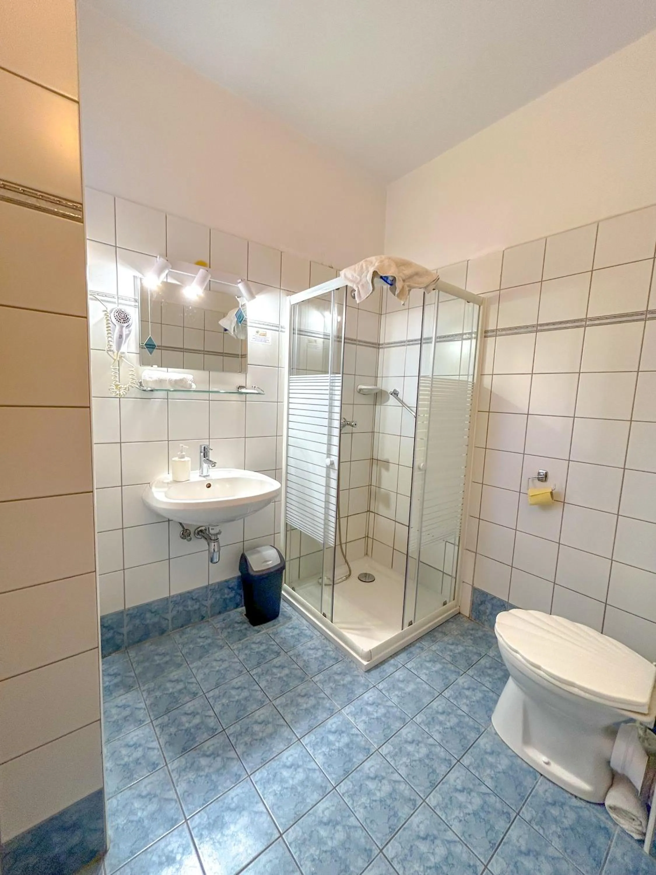 Bathroom in Corvin Hotel