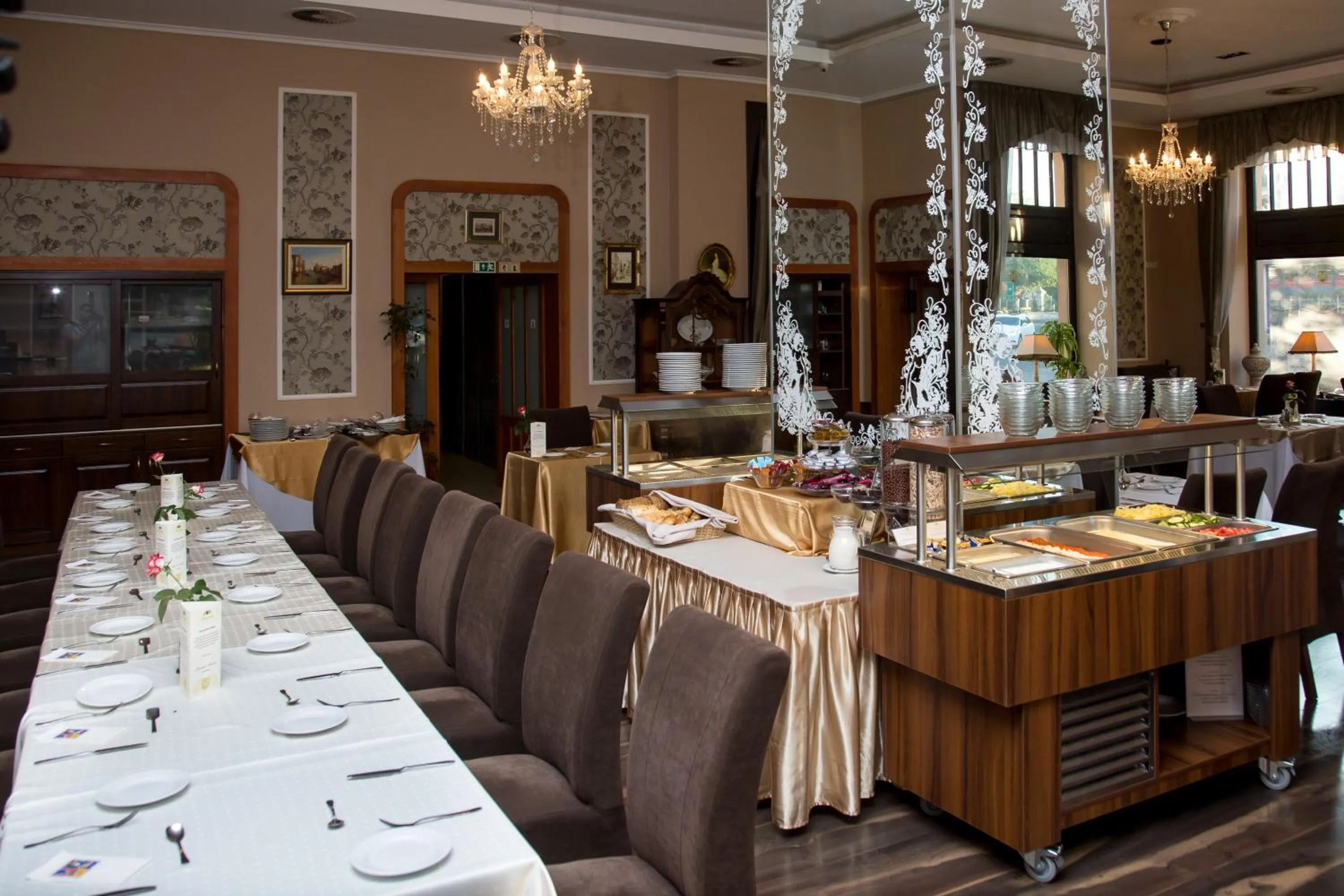 Restaurant/places to eat in Erzsébet Királyné Szálloda