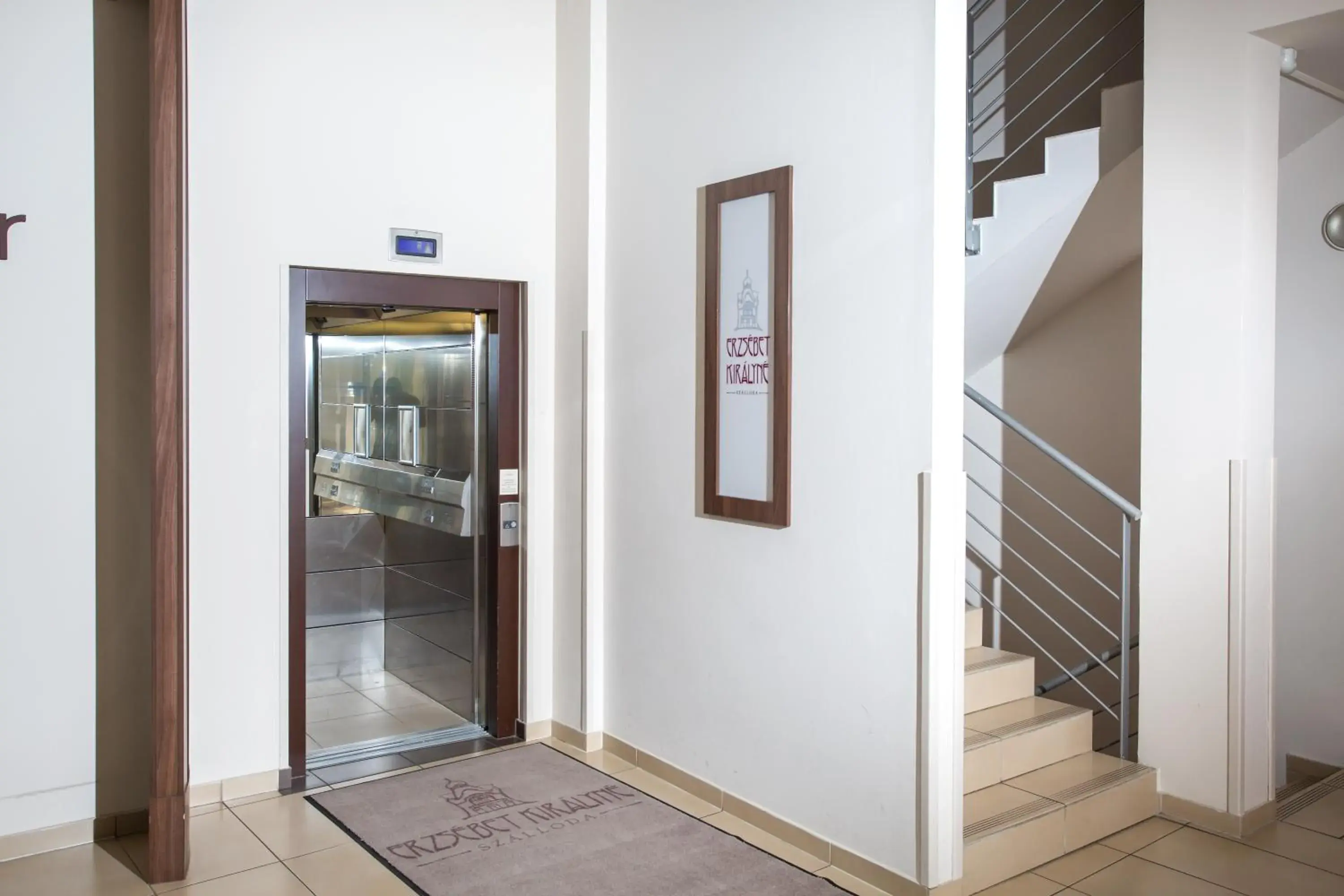 Property building in Erzsébet Királyné Szálloda Property building in Erzsébet Királyné Szálloda