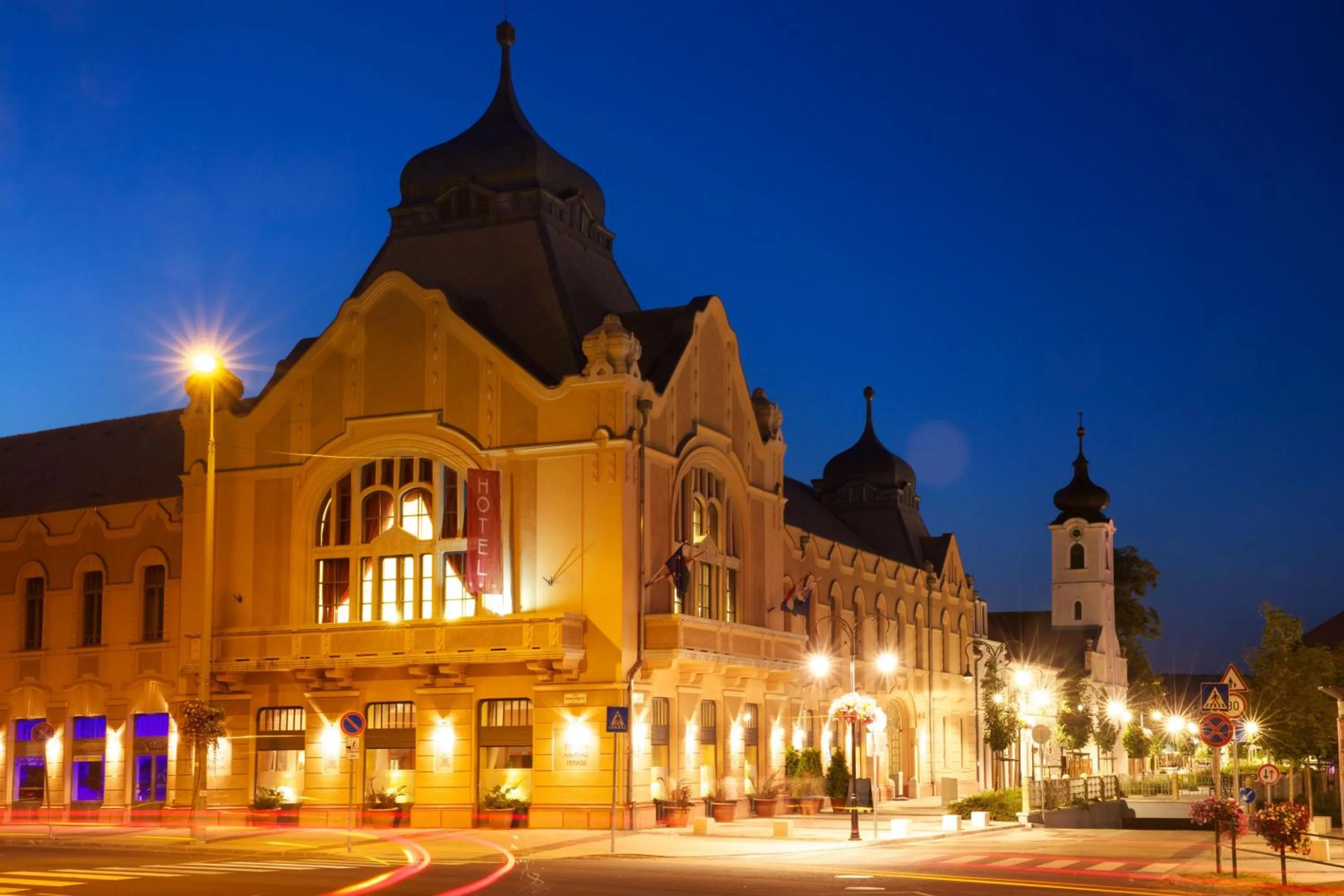 Facade/entrance in Erzsébet Királyné Szálloda
