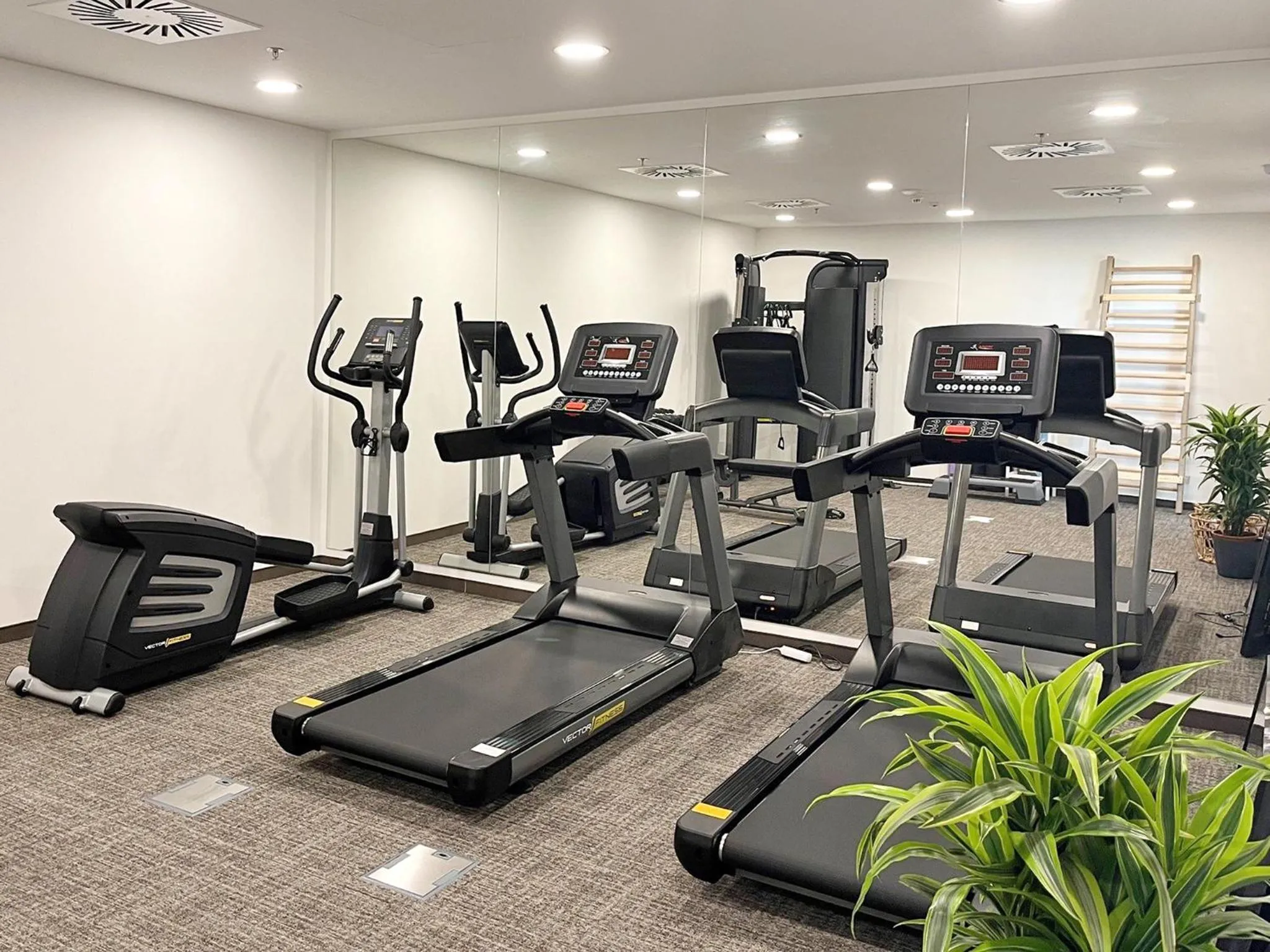 Fitness centre/facilities in DORMERO Hotel Budapest