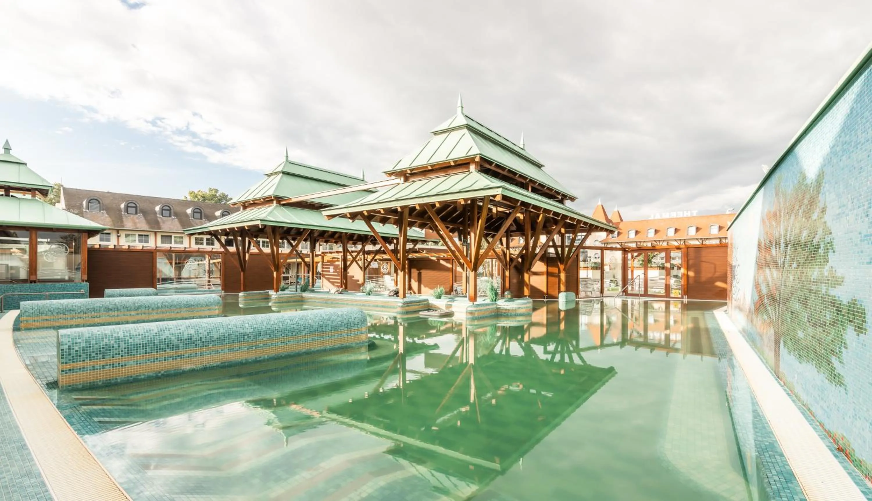 Hot Spring Bath in Aqua Hotel Termál