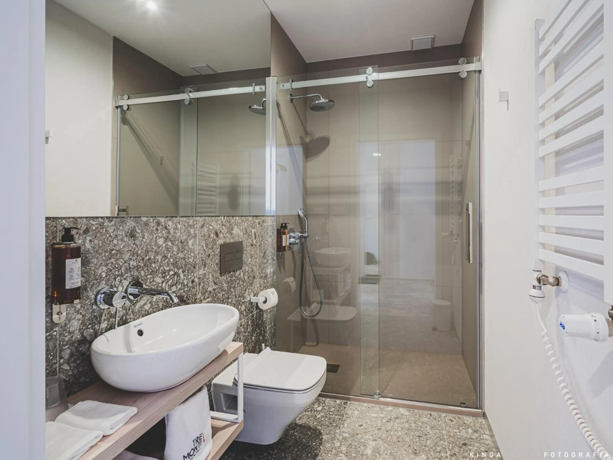 Shower in Tremonti Hotel Karpacz