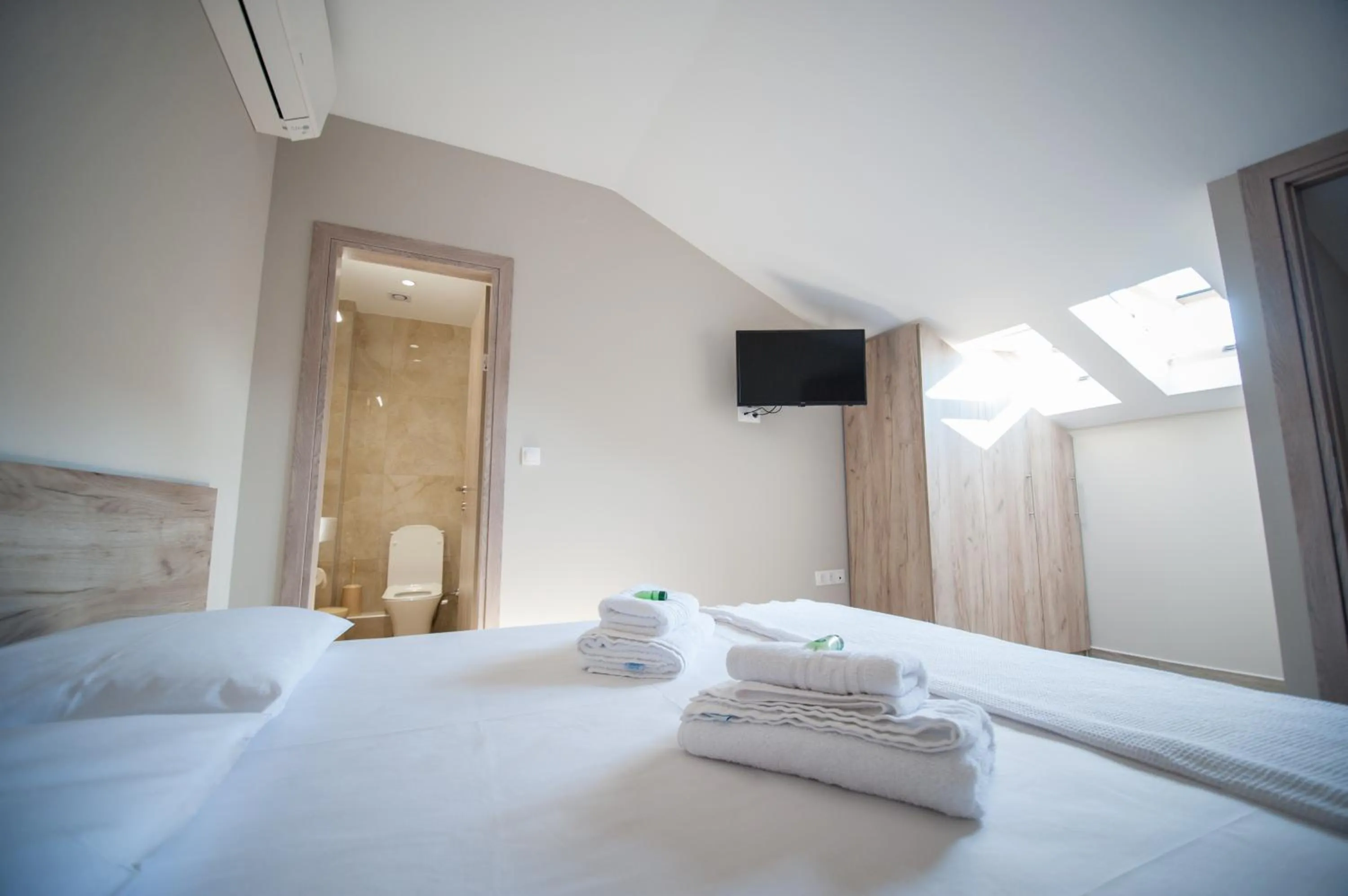 Bedroom, Bed in NIKI'S apartments