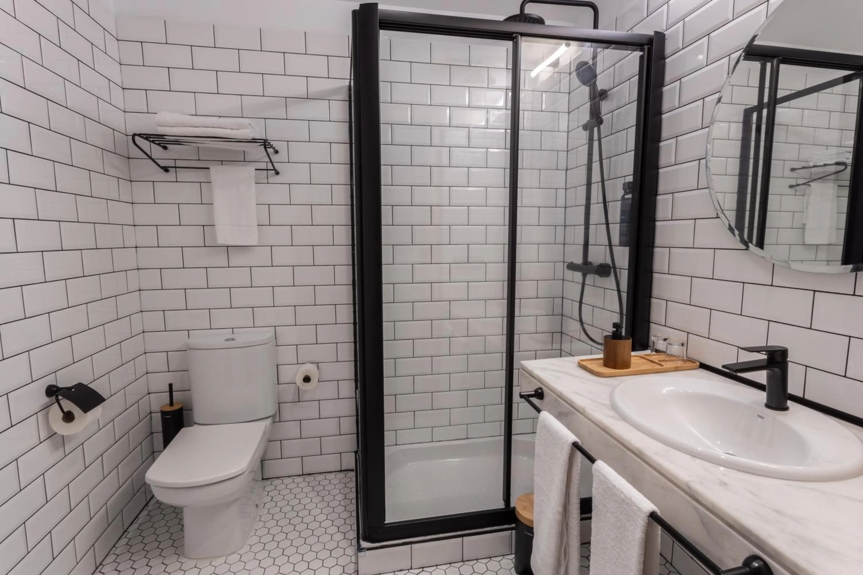 Shower in No-Mad Green Hotel