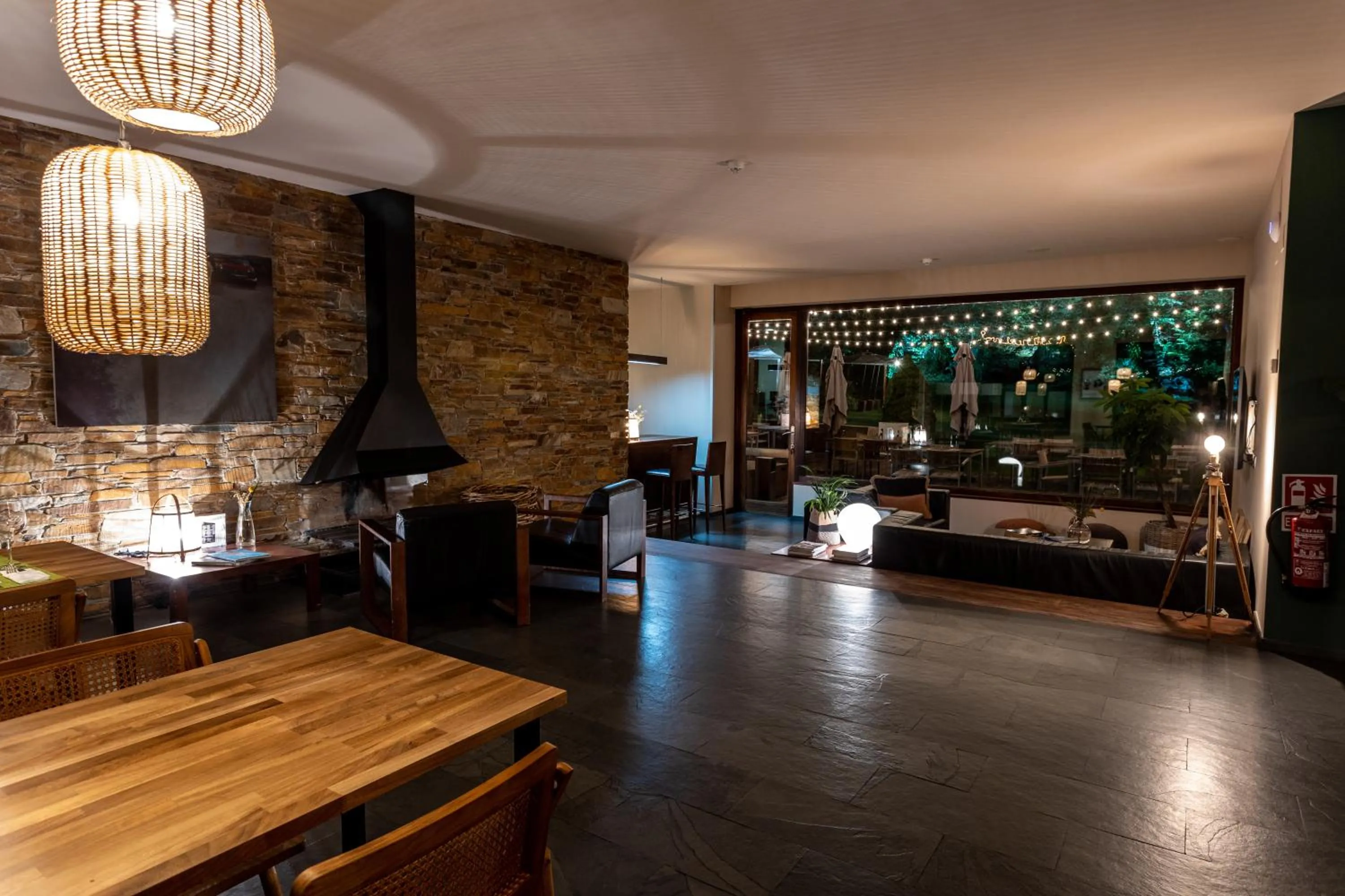 Lounge or bar in No-Mad Green Hotel