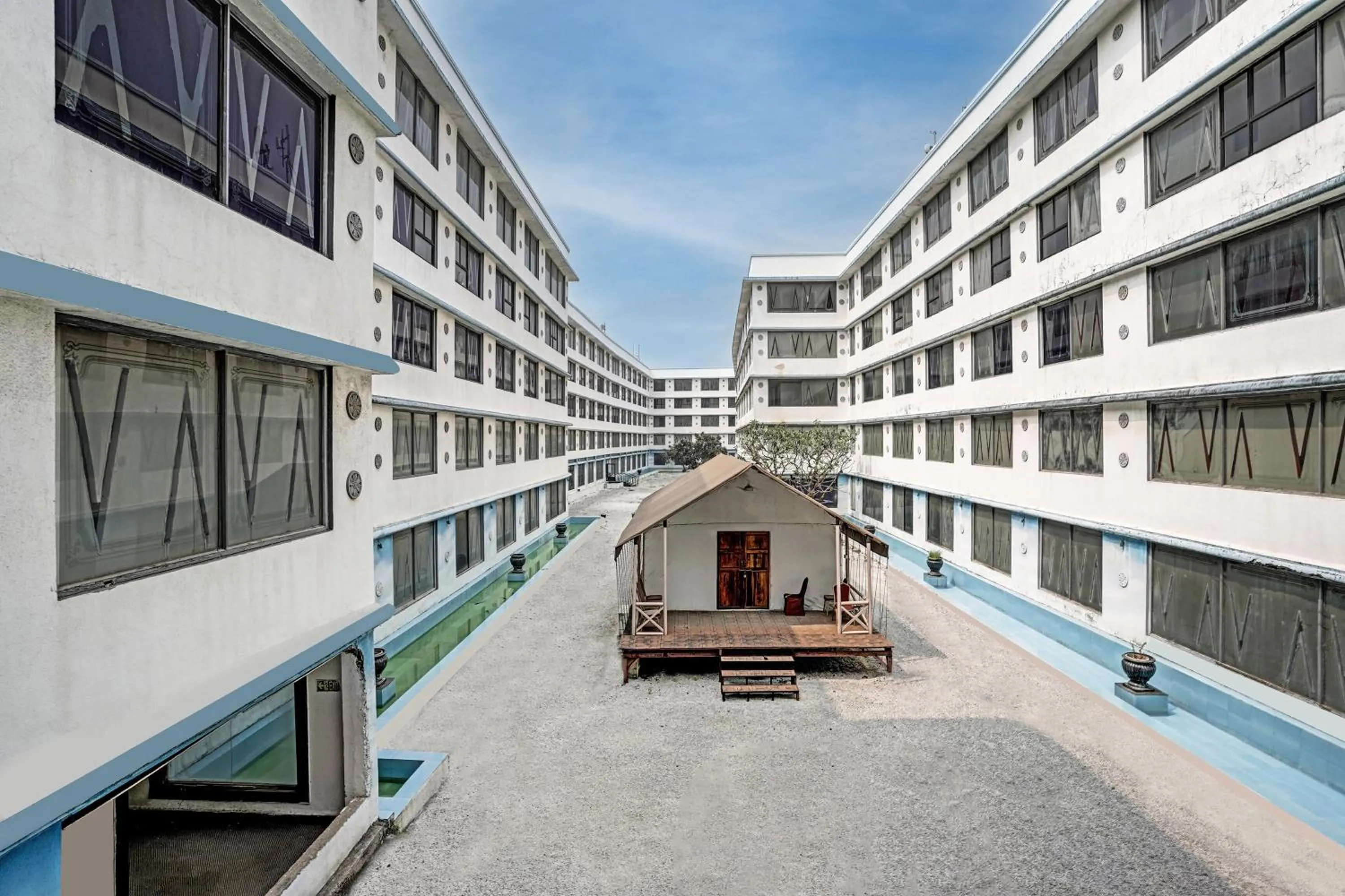 Townhouse Royal Palms Hotel - Rose Collection