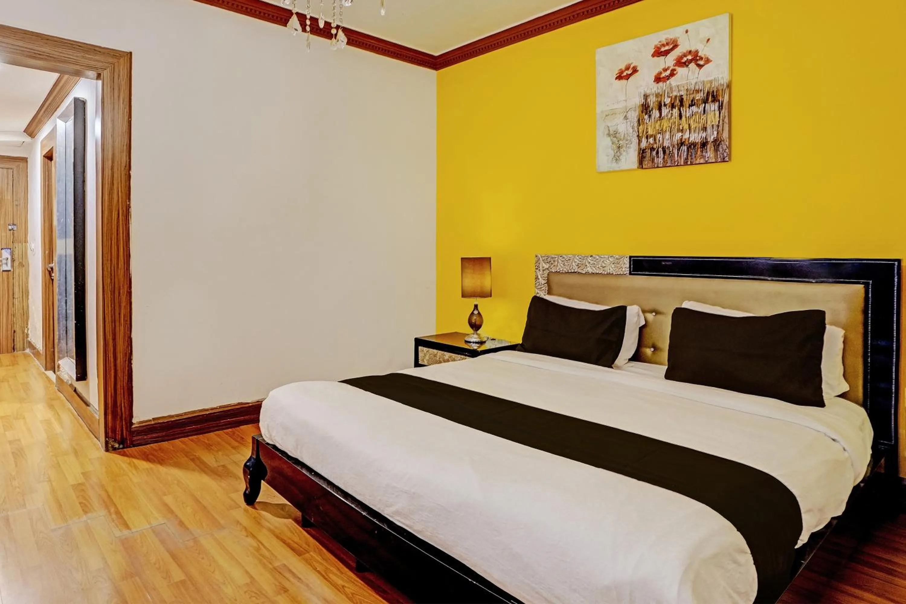 Townhouse Royal Palms Hotel - Rose Collection